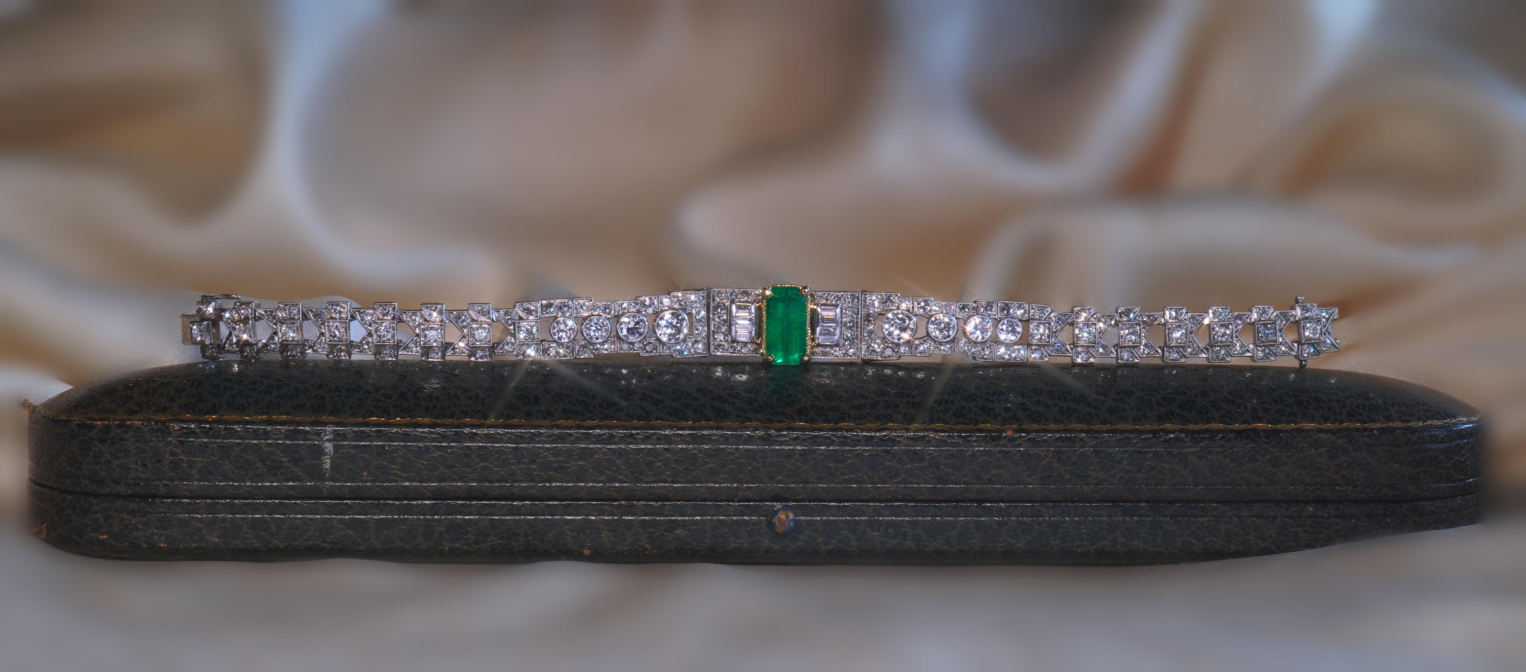 Platinum Colombian Emerald Diamond Bracelet GIA Vintage VS Old Mine 11.67 Carats For Sale 1