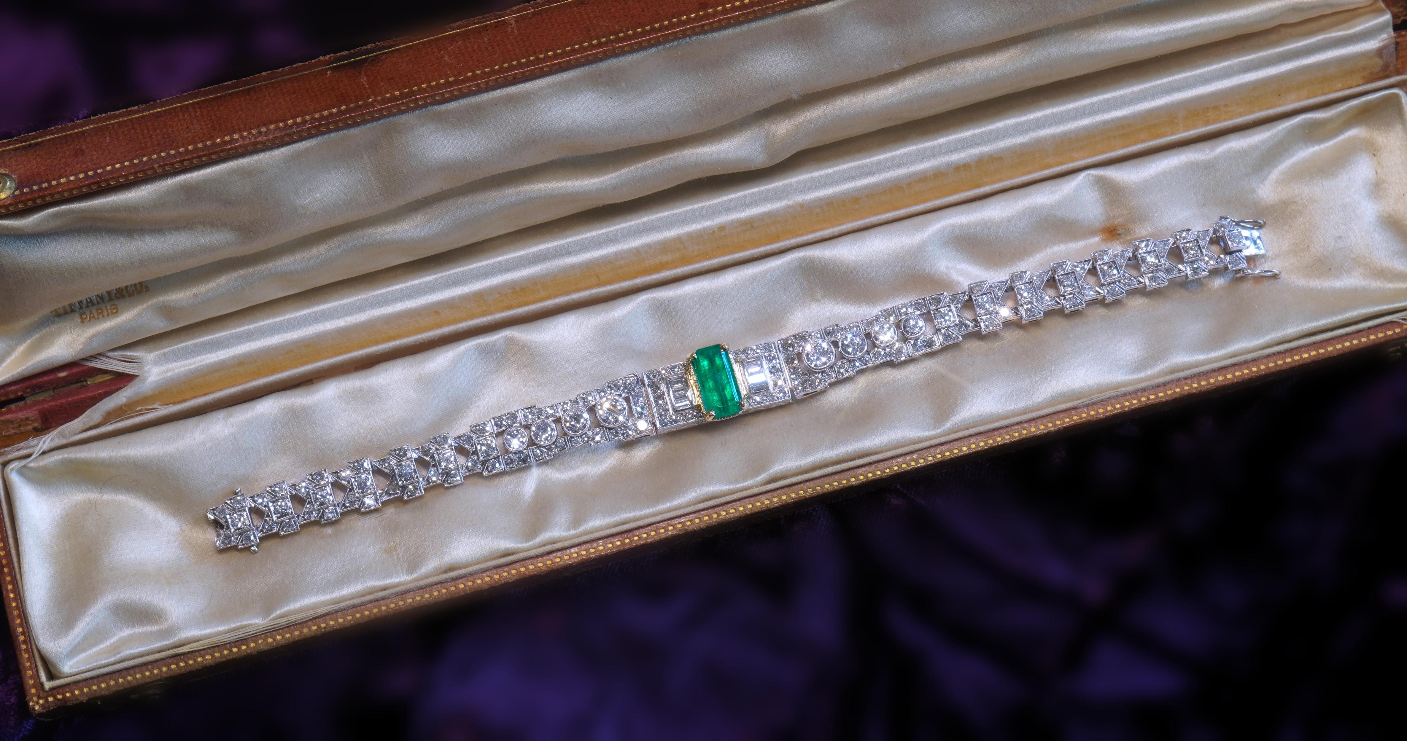 Platinum Colombian Emerald Diamond Bracelet GIA Vintage VS Old Mine 11.67 Carats For Sale 2