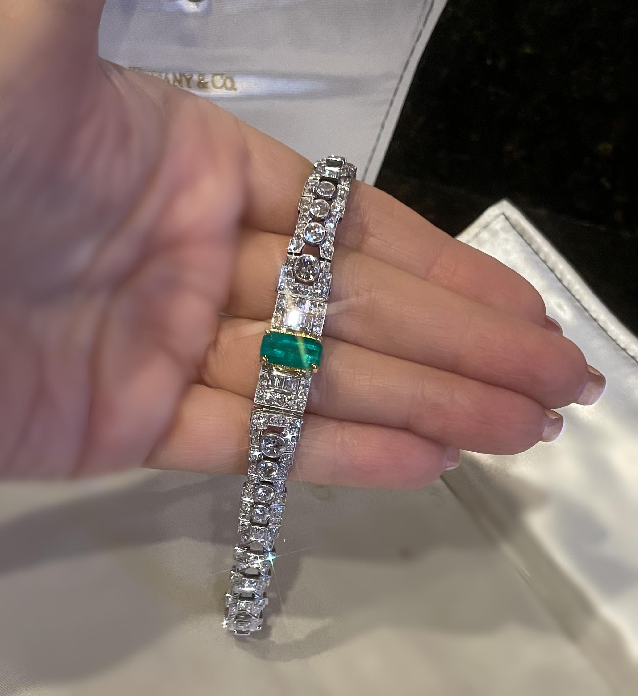 Platinum Colombian Emerald Diamond Bracelet GIA Vintage VS Old Mine 11.67 Carats For Sale 4