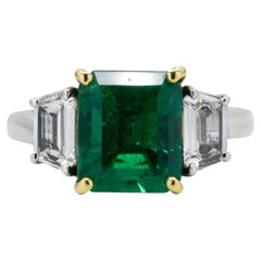 Platinum Colombian Emerald Ring
