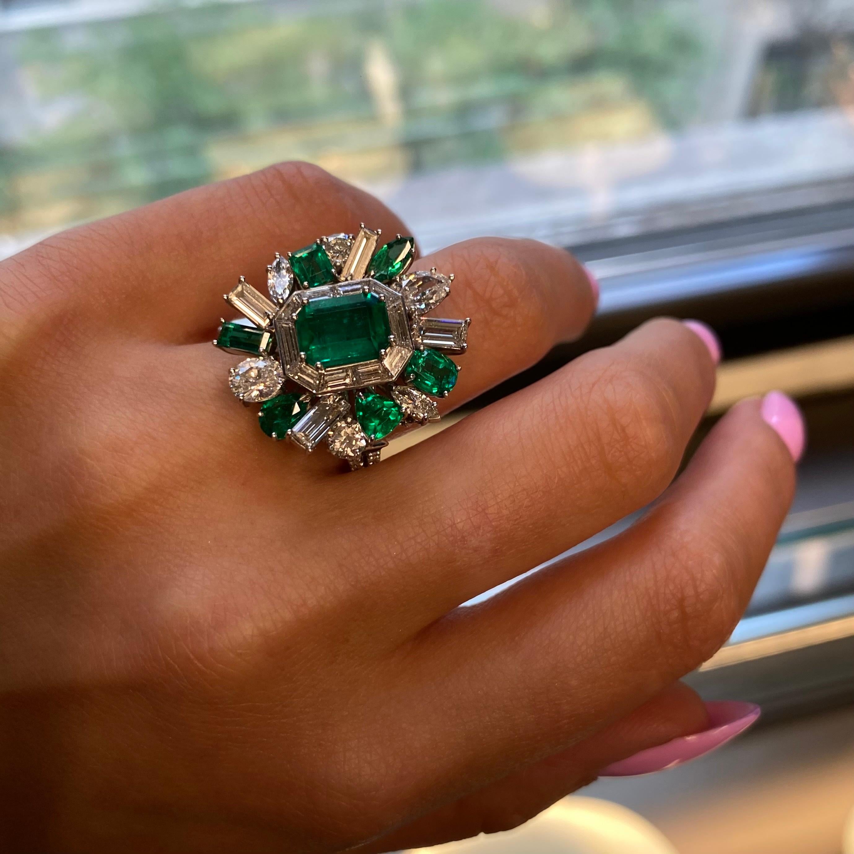 Platinum Colombian Green Emerald Diamond Entourage Cocktail Ring 10.44Cttw In New Condition For Sale In New York, NY