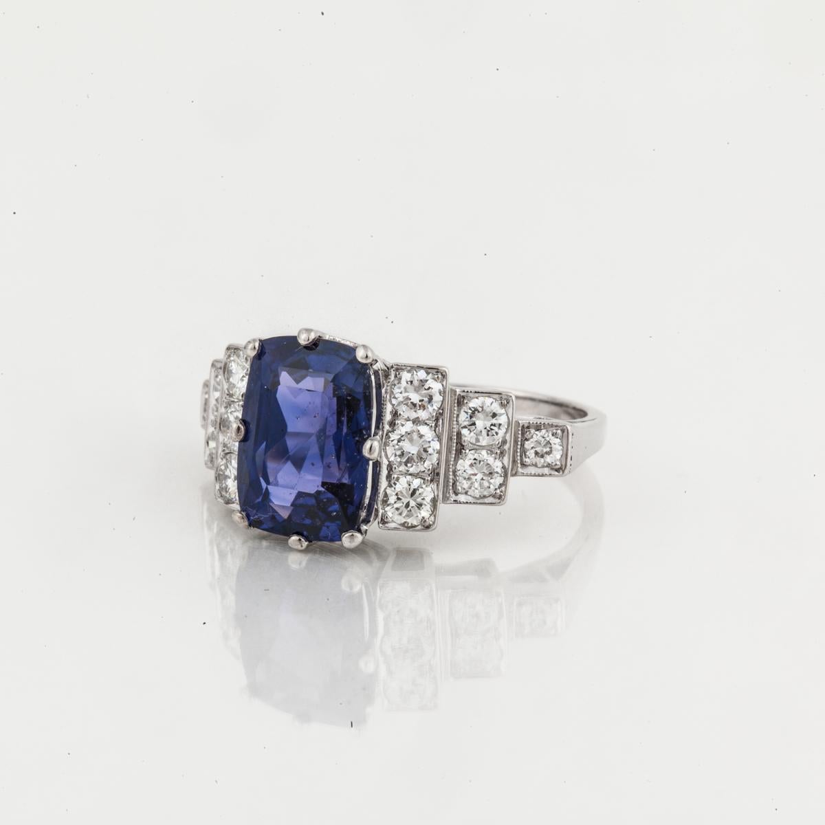 Cushion Cut AGL certified Color-Changing Ceylon Sapphire and Diamond Ring in Platinum