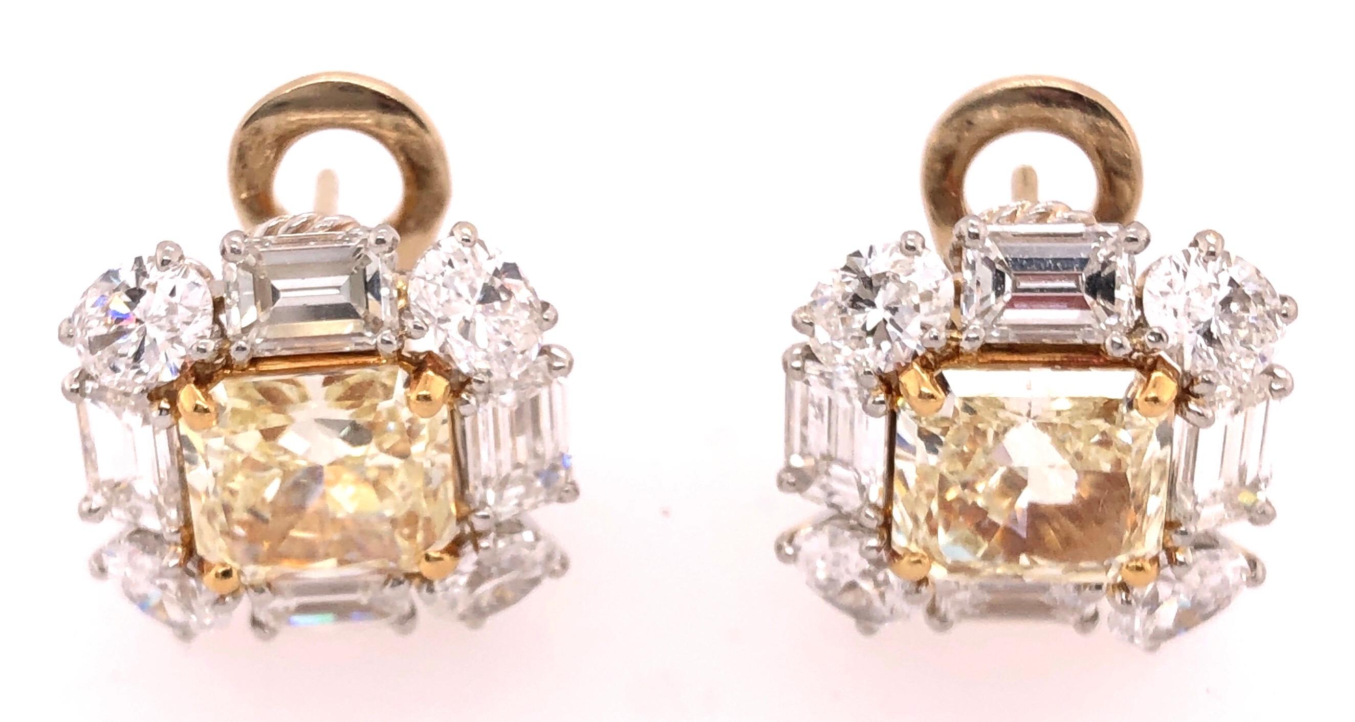 Platinum Colored Diamond and Diamond Ear Studs 12.72 Carat Total Diamond Weight In Good Condition For Sale In Stamford, CT