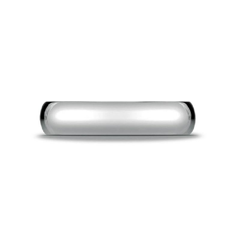 Comfort fit wedding band in polished platinum, with a classic domed profile and rounded inside edges for an extremely comfortable fit.

5mm wide
size 10.5
