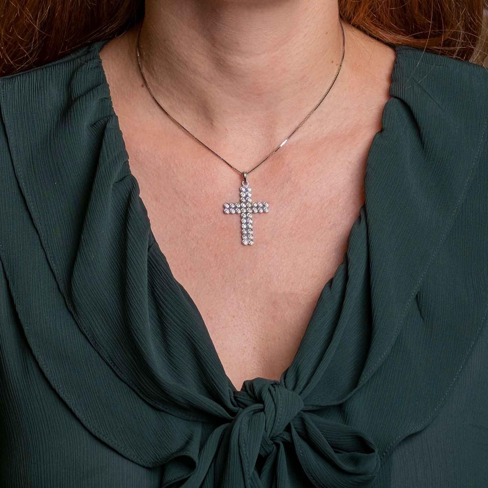 Taille ronde Pendentif croix en platine avec diamants, Italie Vintage en vente