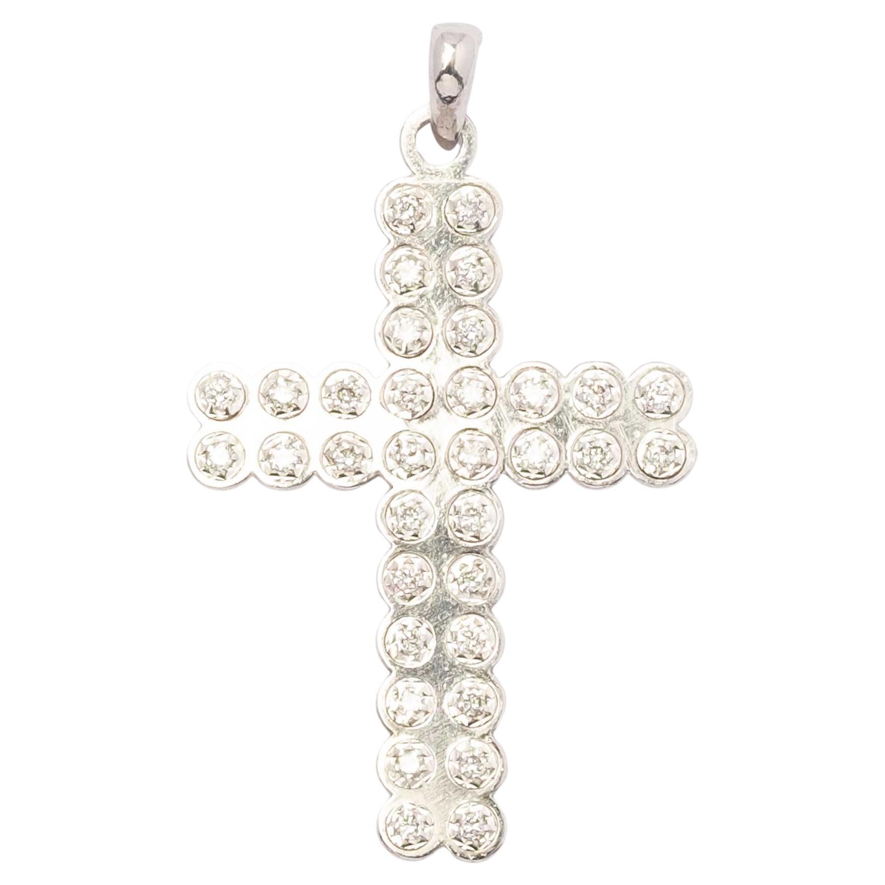 Pendentif croix en platine avec diamants, Italie Vintage en vente
