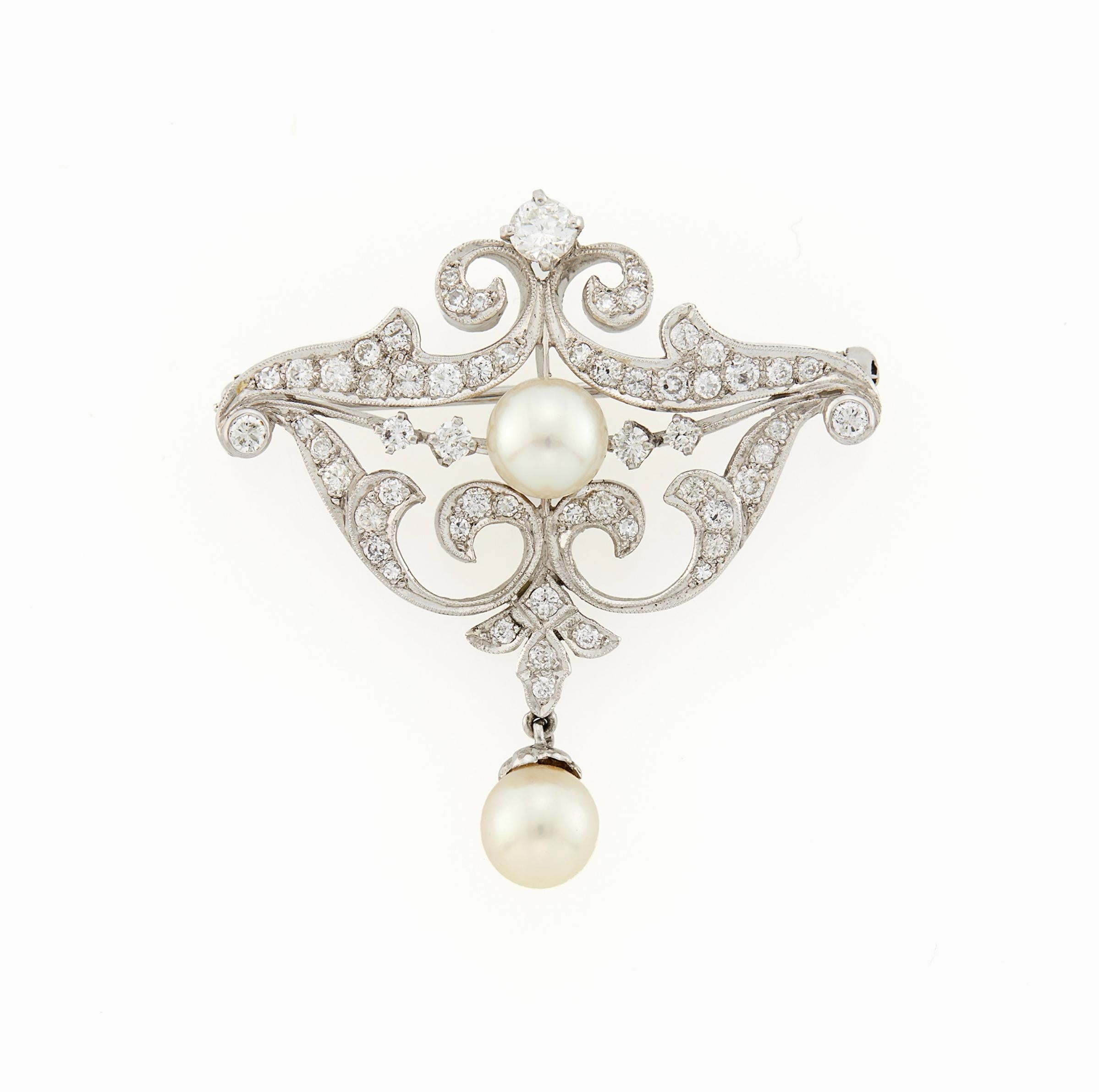 Colgante-Broche de Platino, Perlas Cultivadas y Diamantes en Excelente estado para la venta en New York, NY