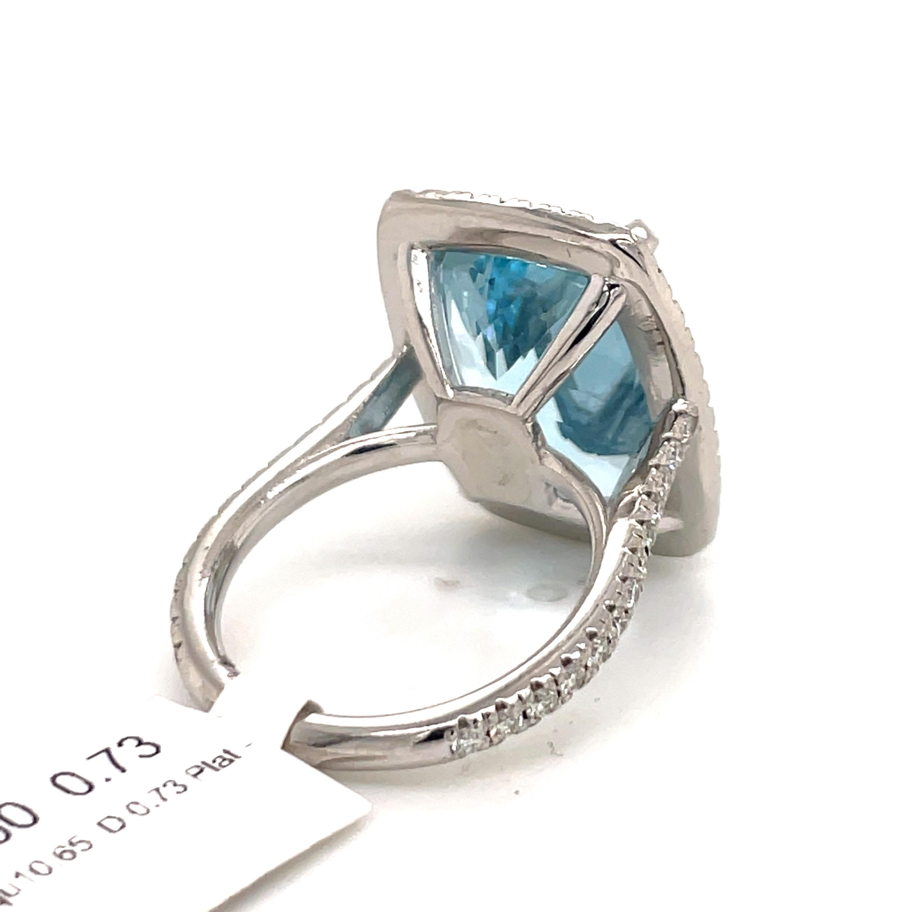 Platinum Cushion Cut Aquamarine Diamond Halo Cocktail Ring 11.38 Carats  In New Condition For Sale In New York, NY