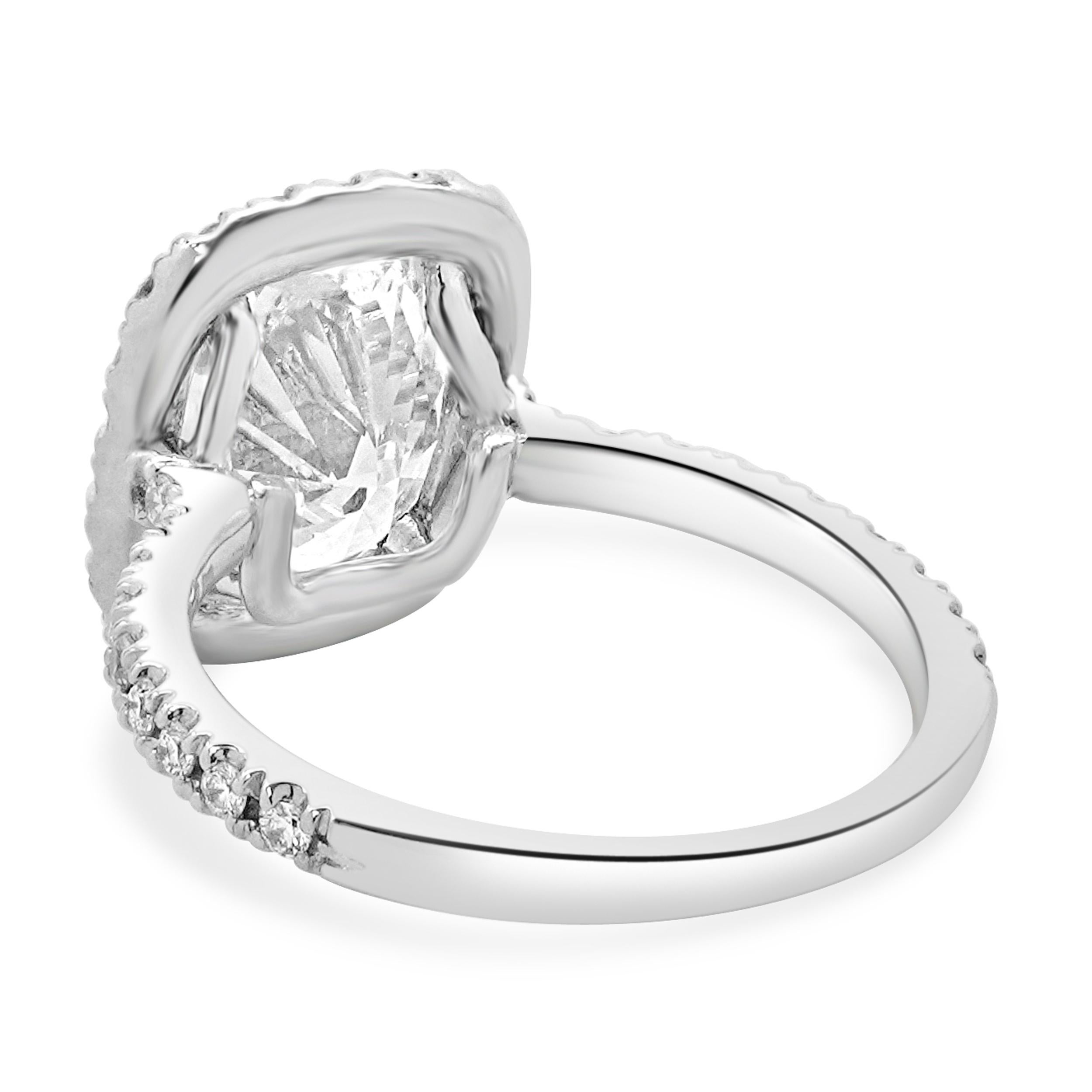 Platinum Cushion Cut Diamond Engagement Ring In Excellent Condition For Sale In Scottsdale, AZ