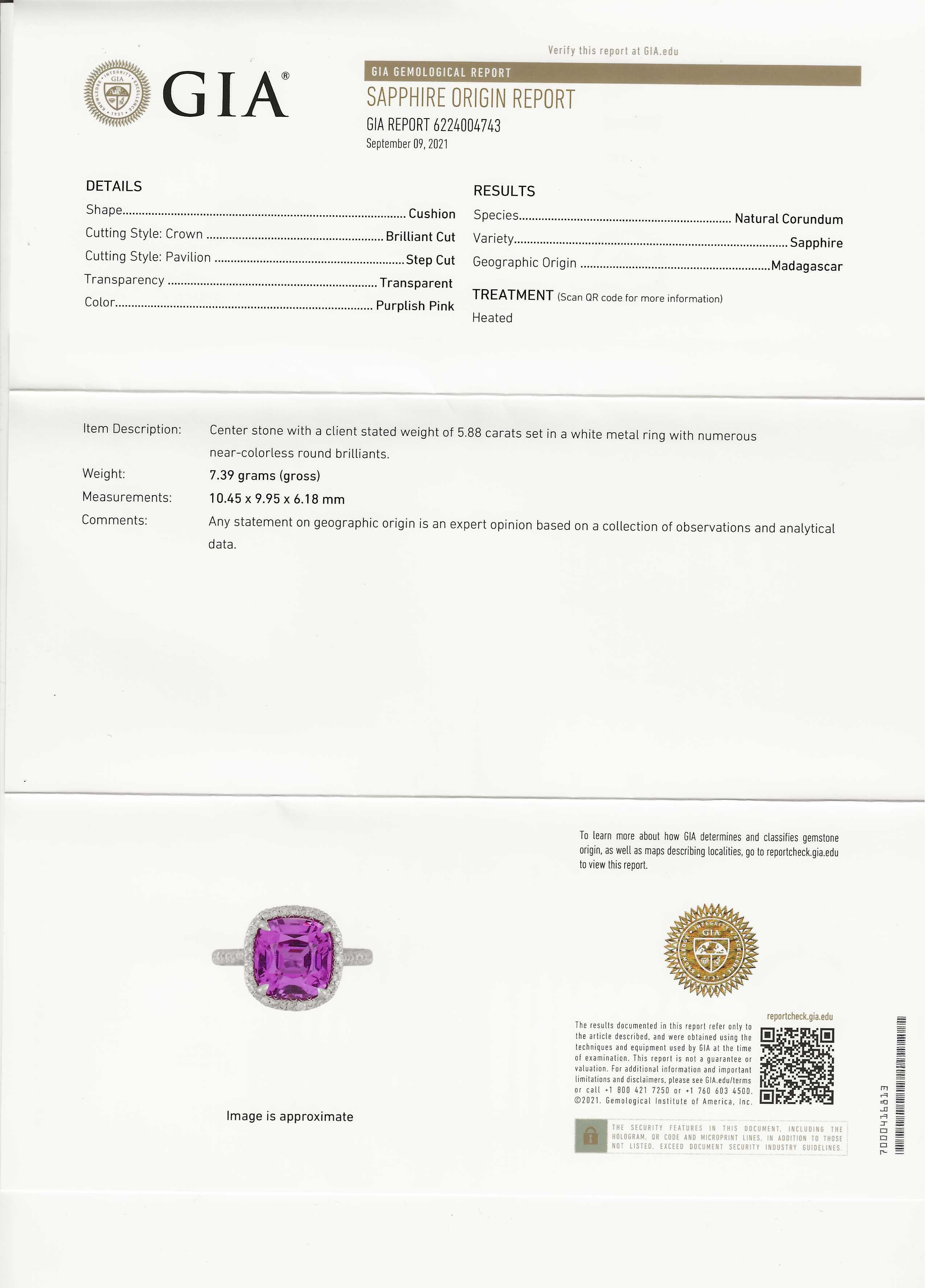 De las mujeres Platinum Cushion-Cut Pink Sapphire & Diamond Halo Ring – GIA Certified en venta