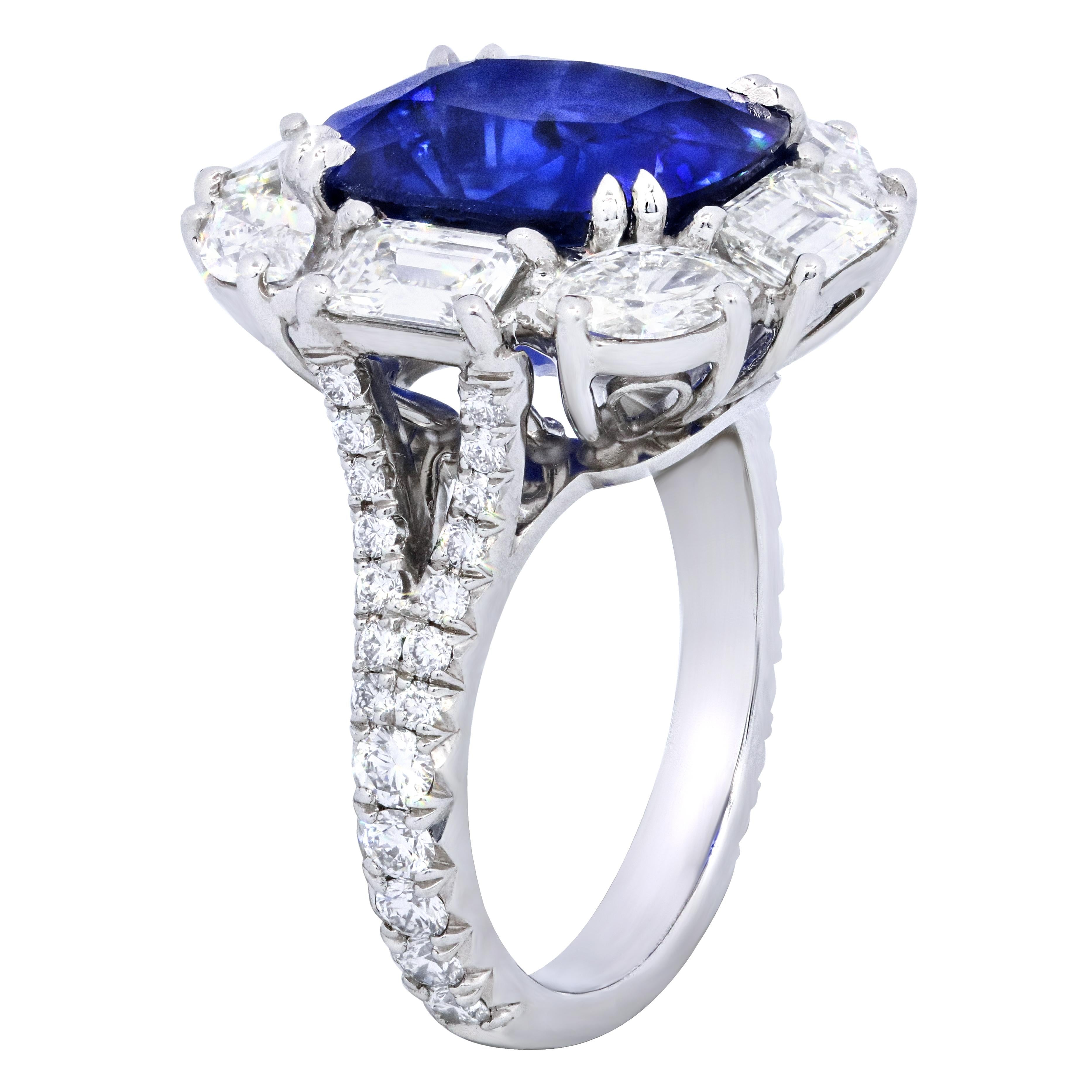 Platinum Cushion Cut Sapphire and Diamond Ring In New Condition In New York, NY