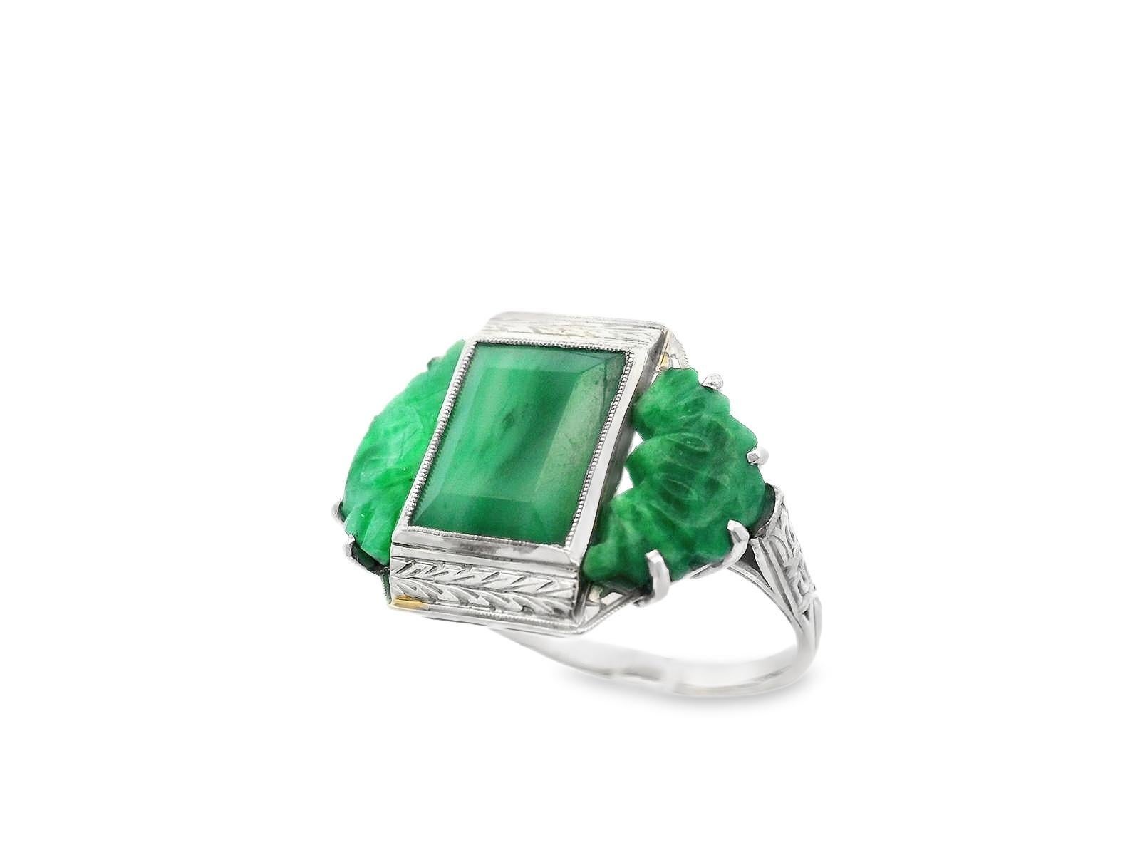 Platinum Deco Jade Ring w/ 2 Carved Jade Bats In Good Condition For Sale In Lexington, KY