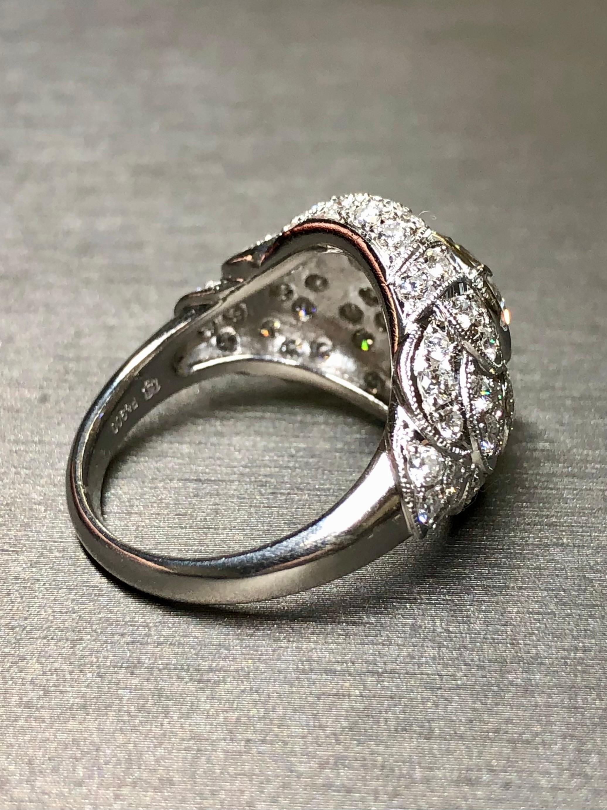 Platinum Deco Old European Diamond Scalloped Cocktail Ring 1.74ct G Vs2 GIA (Alteuropäischer Schliff) im Angebot
