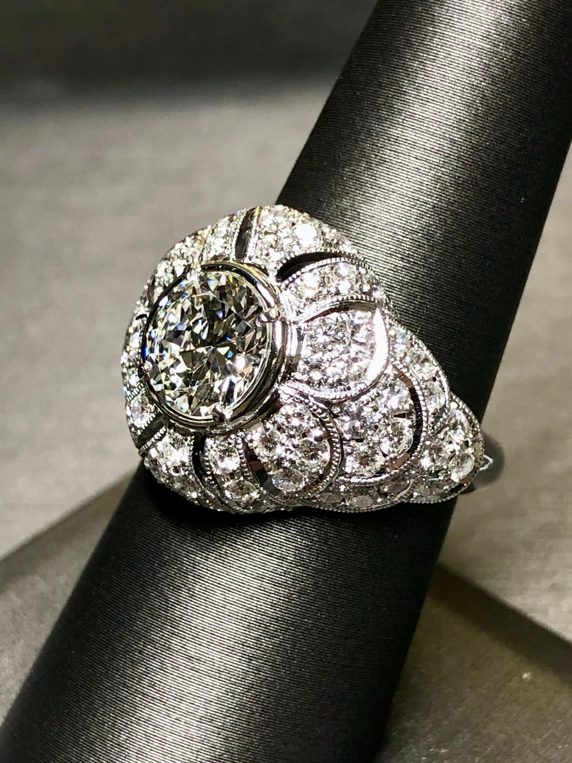 Platinum Deco Old European Diamond Scalloped Cocktail Ring 1.74ct G Vs2 GIA für Damen oder Herren im Angebot