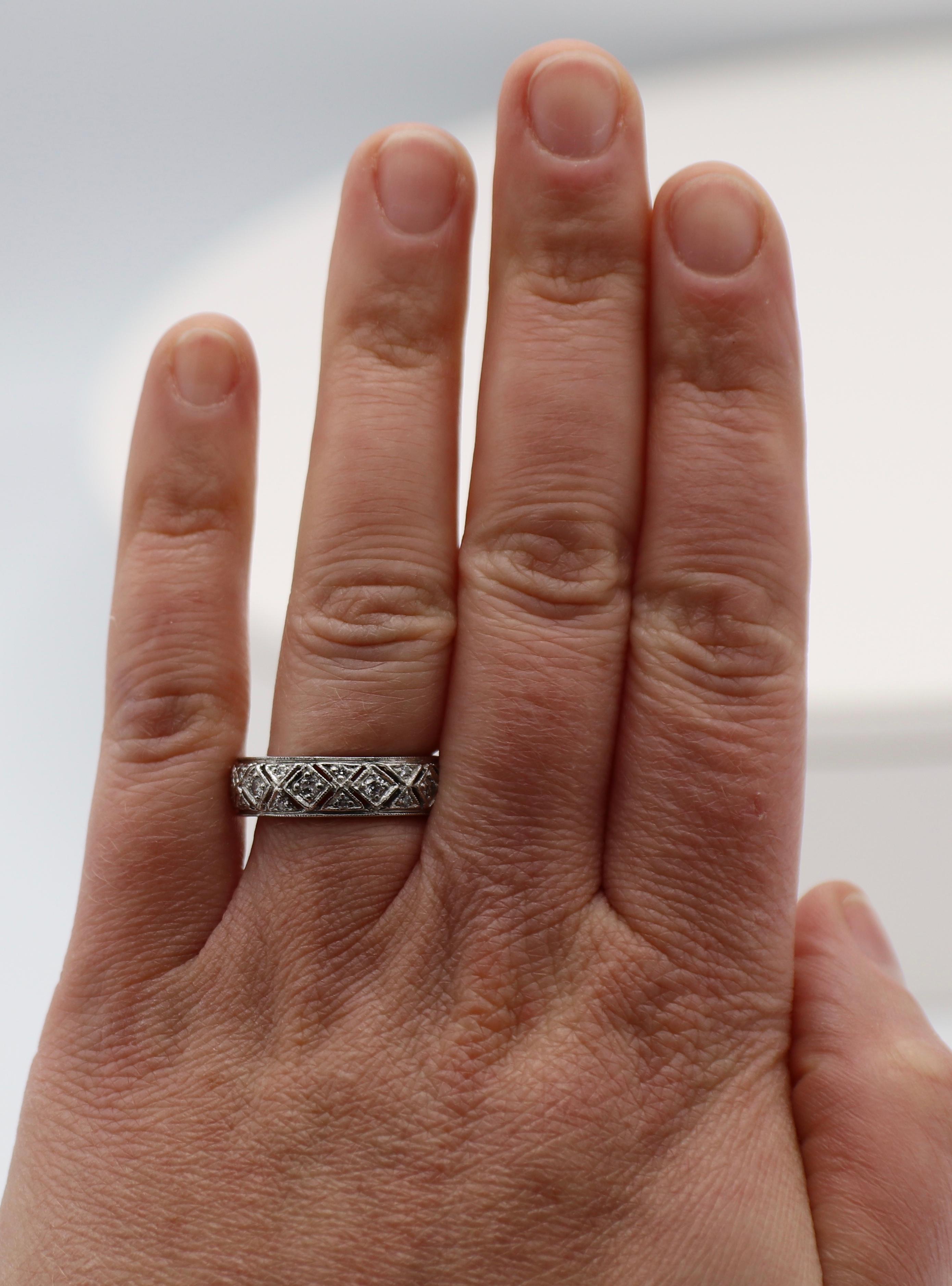 Platinum Diamond 0.55 Carat Filigree Eternity Wedding Band Ring In Good Condition In  Baltimore, MD