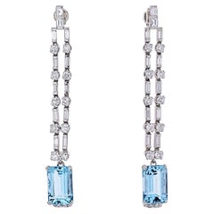 Boucles d'oreilles pendantes en platine, diamants et aigue-marine en cascade