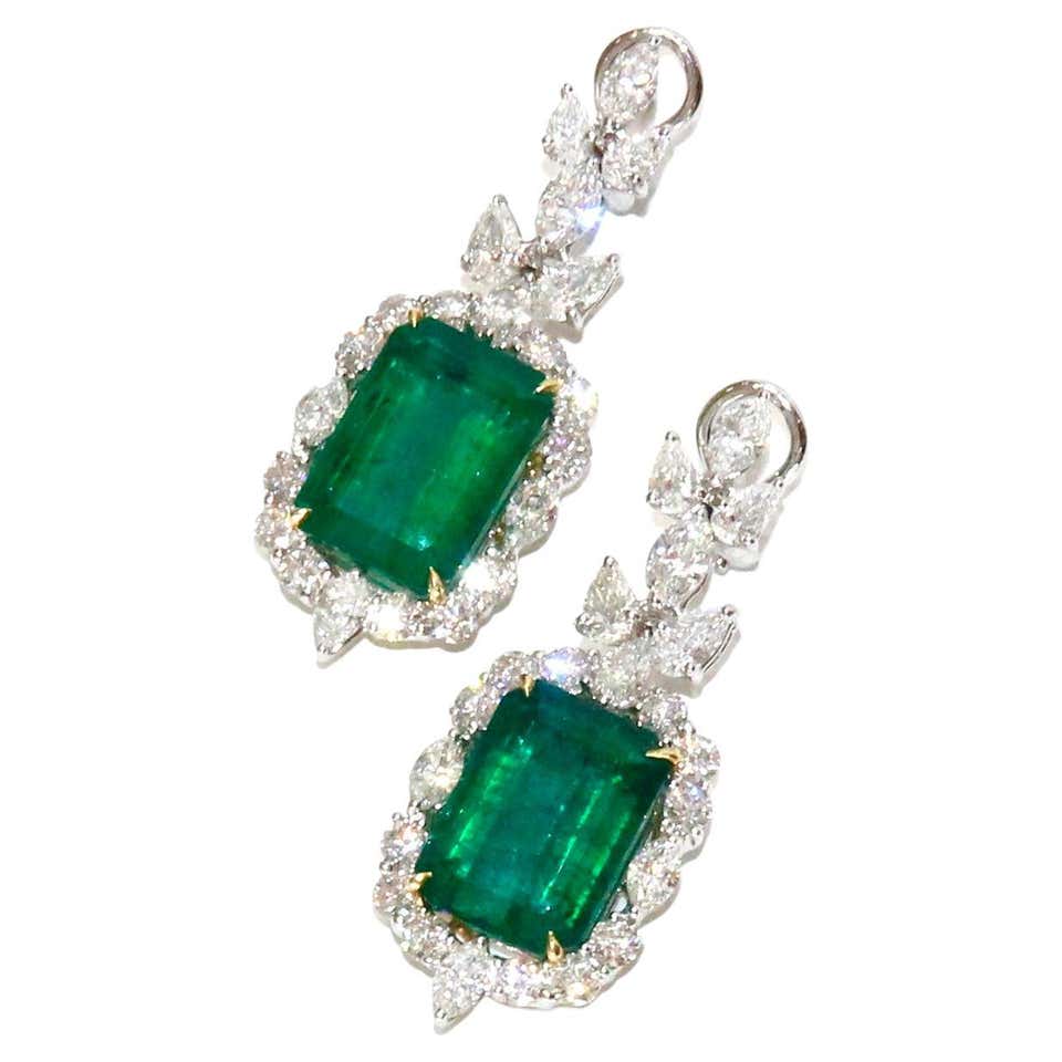 Emerald Diamond Platinum Drop Earrings For Sale at 1stDibs