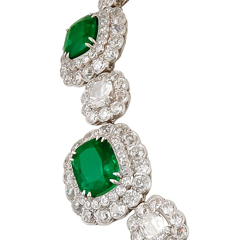 Platinum cushion and round diamonds and emerald necklace.
Diamond approx. 61.25 cts.
Emerald approx. 43.76 cts. 