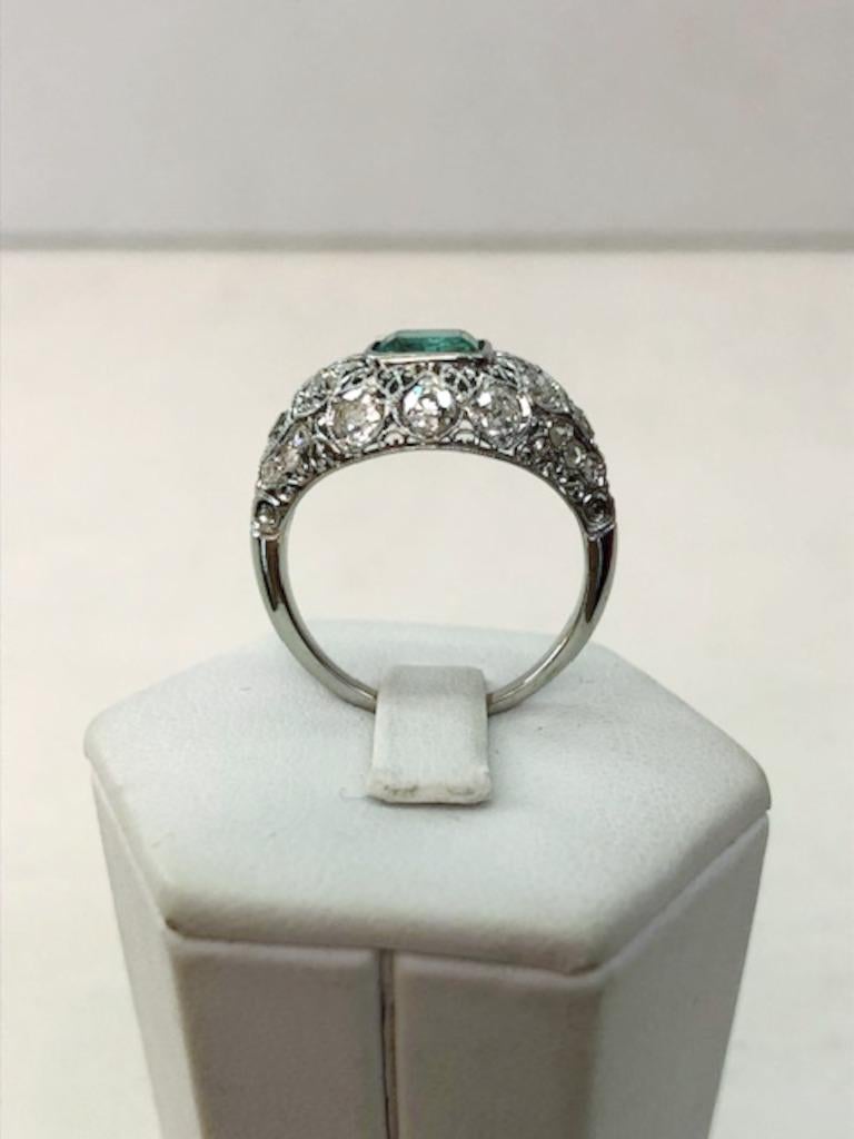 Platinum Diamond and Emerald Ring In Good Condition For Sale In Los Angeles, CA
