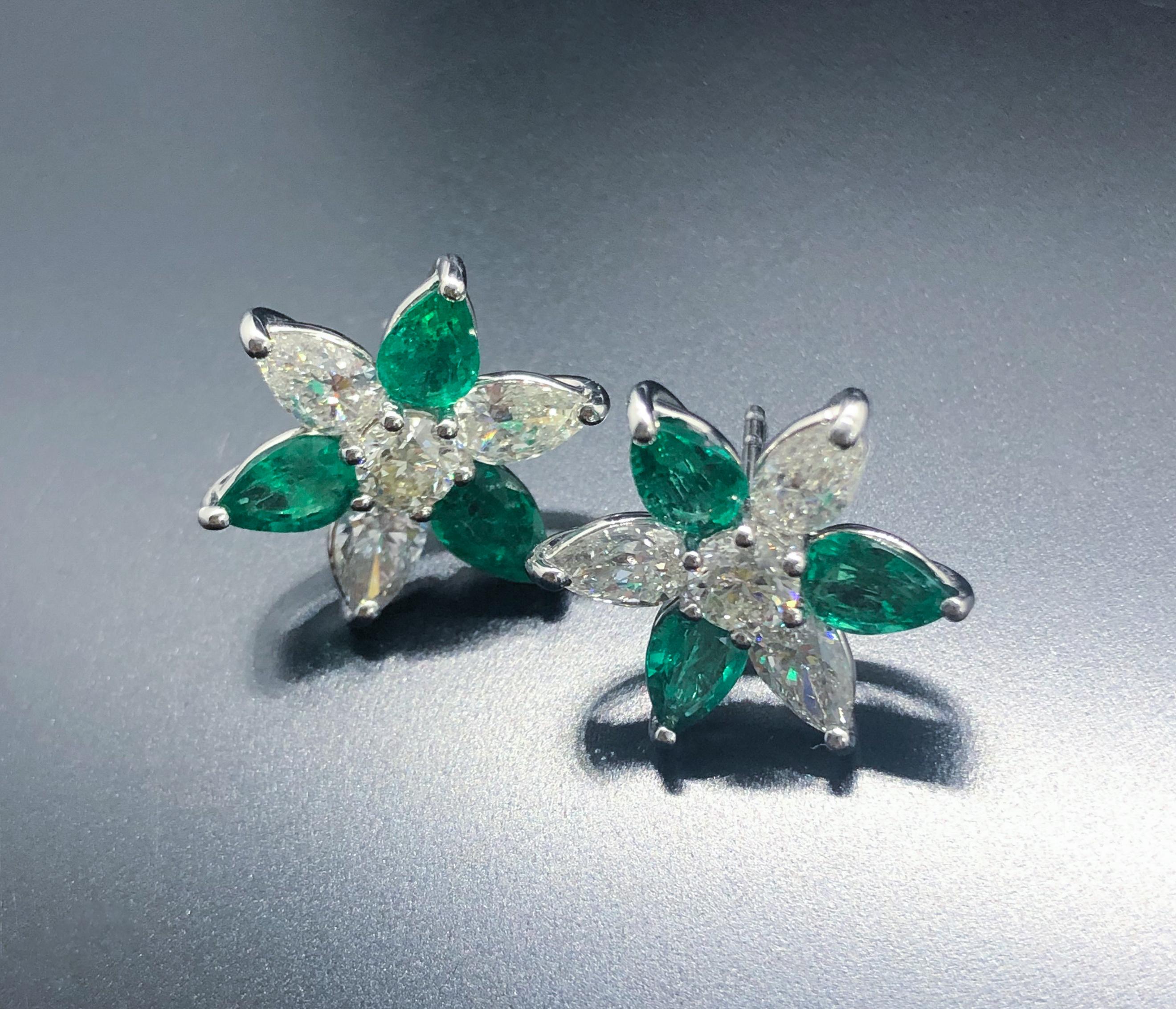 Platinum Diamond and Emerald Star Earrings For Sale 5