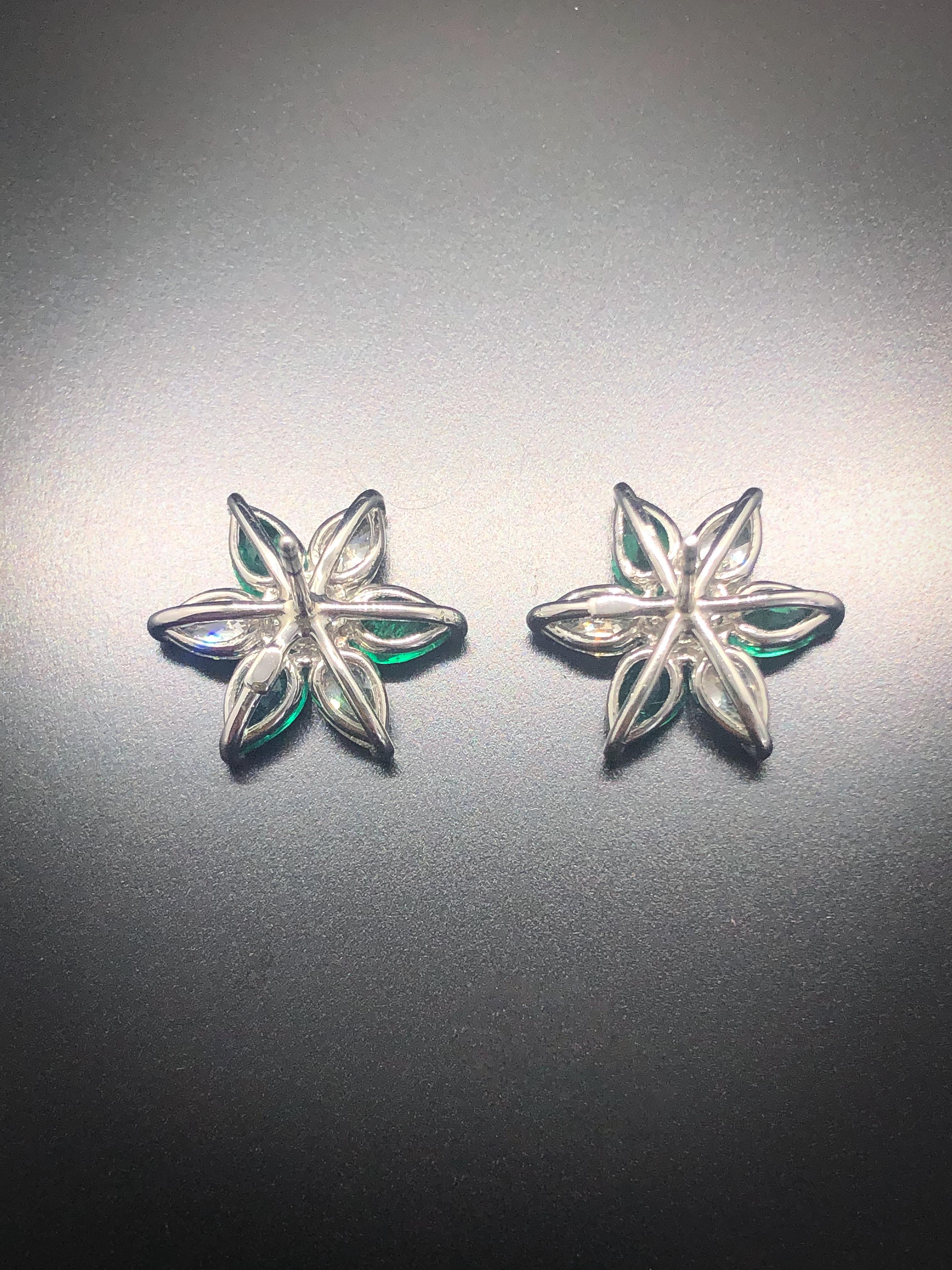 Platinum Diamond and Emerald Star Earrings For Sale 1