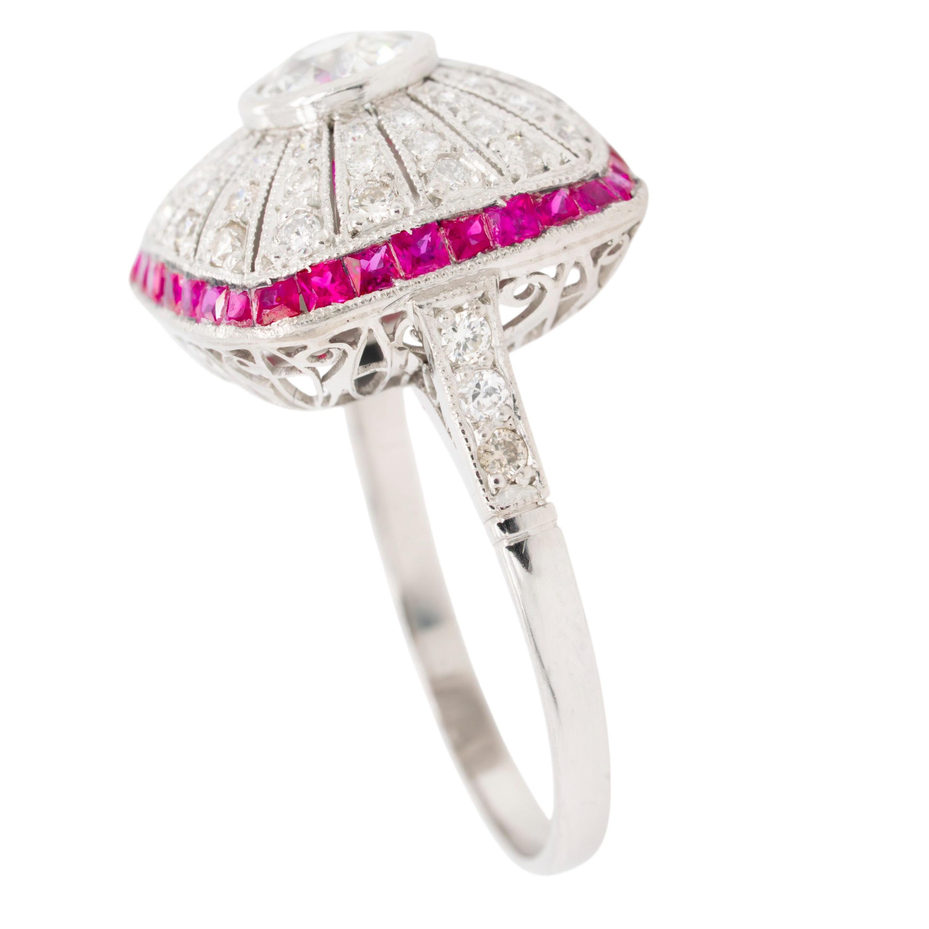 Platin-Ring mit Diamanten und Rubinen im Angebot 2