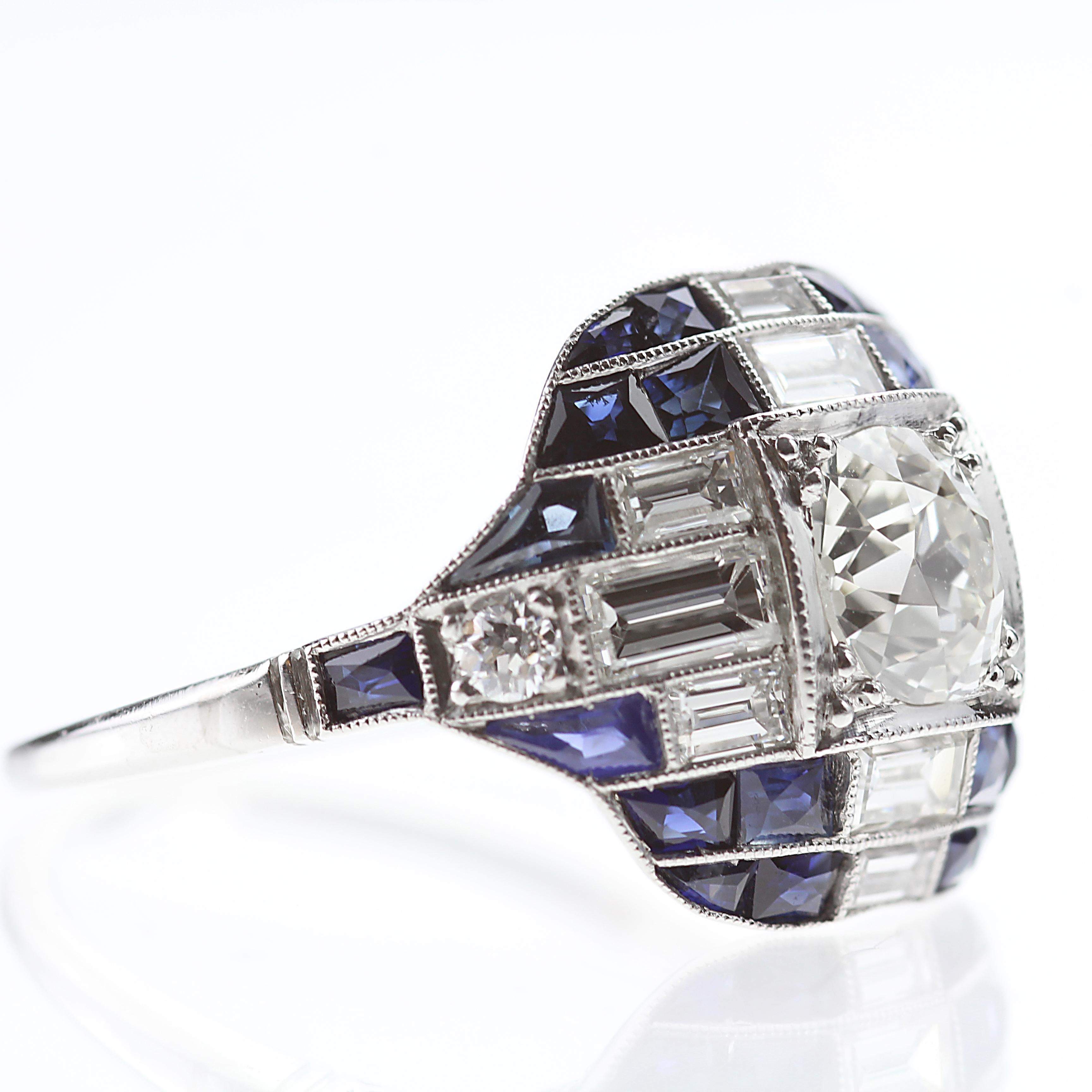 Art Deco Style Diamond and Sapphire Cocktail Ring, in Platinum   In Excellent Condition In London, GB