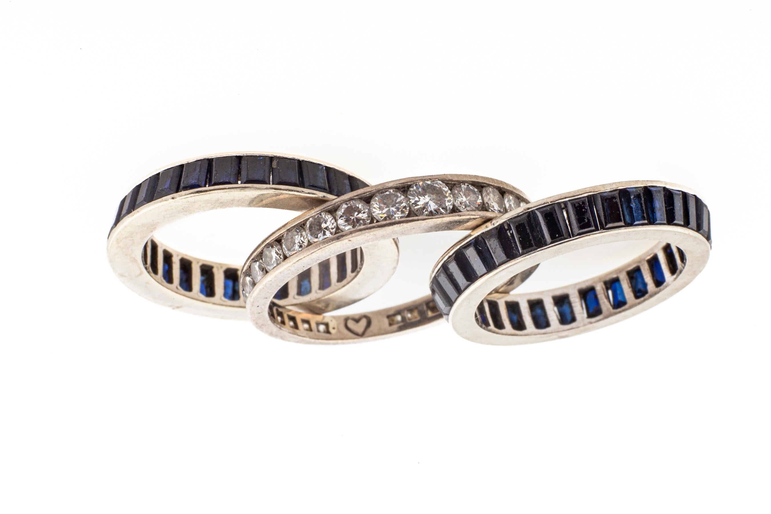 Platin Diamant und Saphir Ewigkeitsring (Moderne) im Angebot