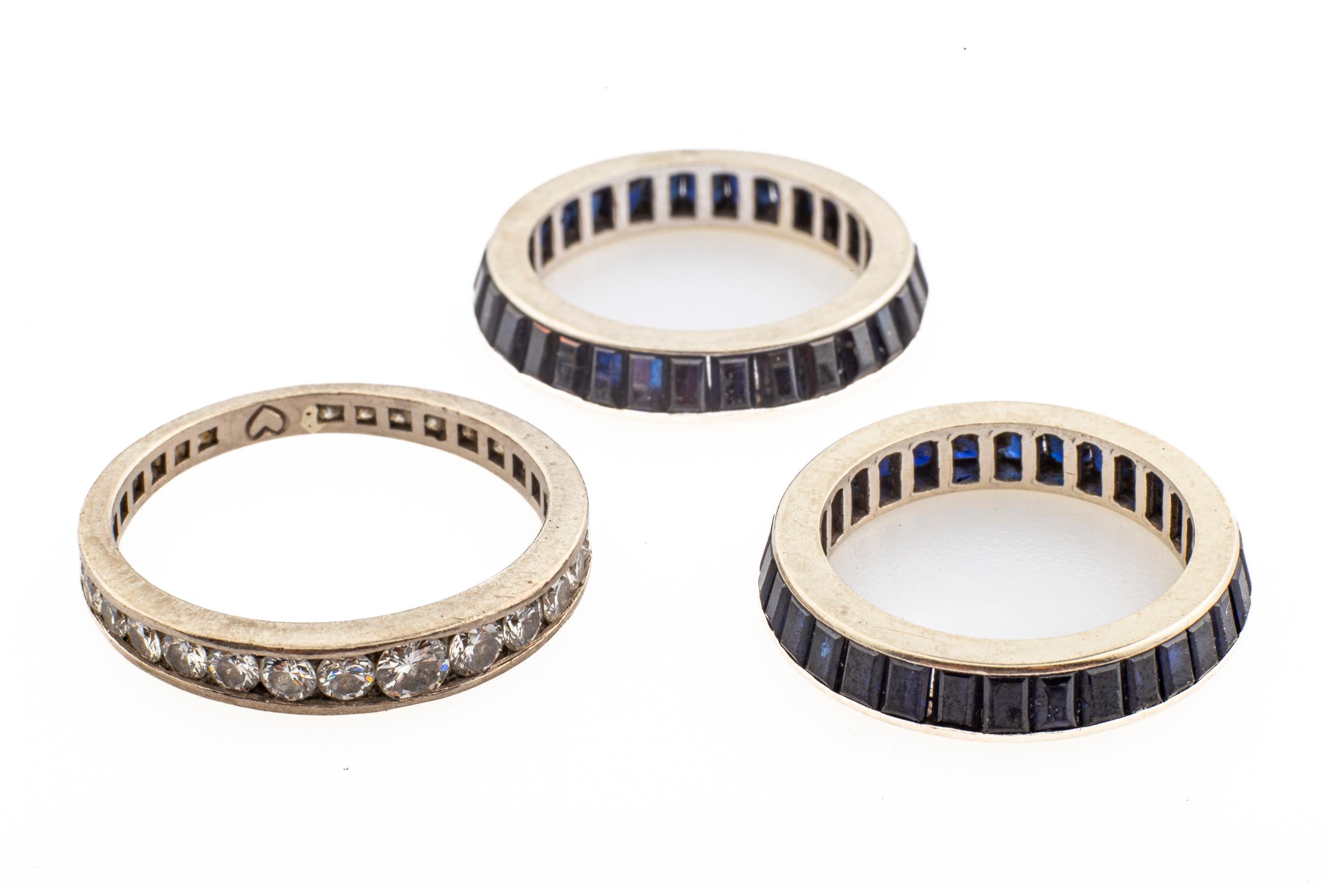 Platin Diamant und Saphir Ewigkeitsring im Angebot 1