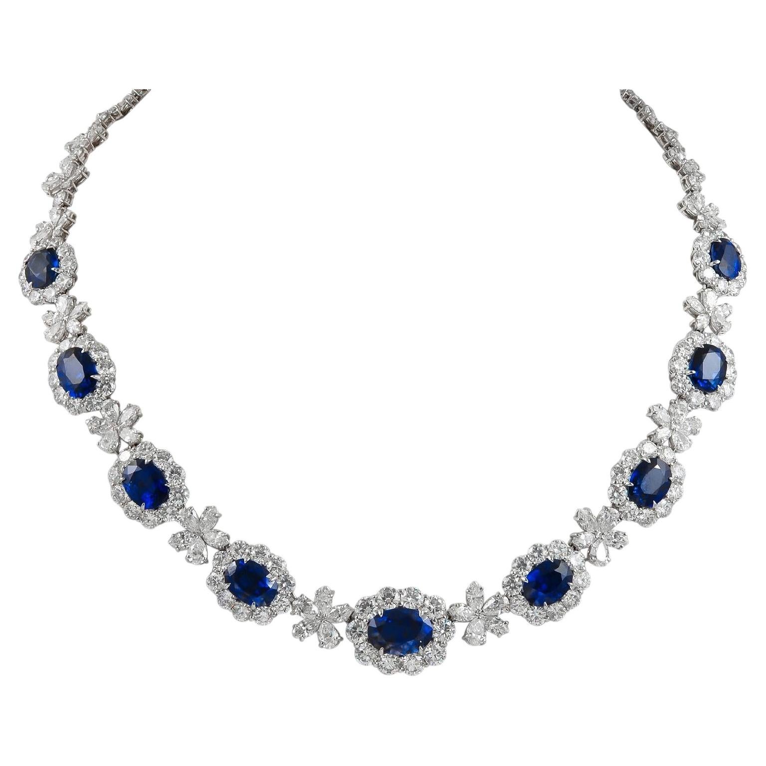 Collana in platino, diamanti e zaffiri in vendita