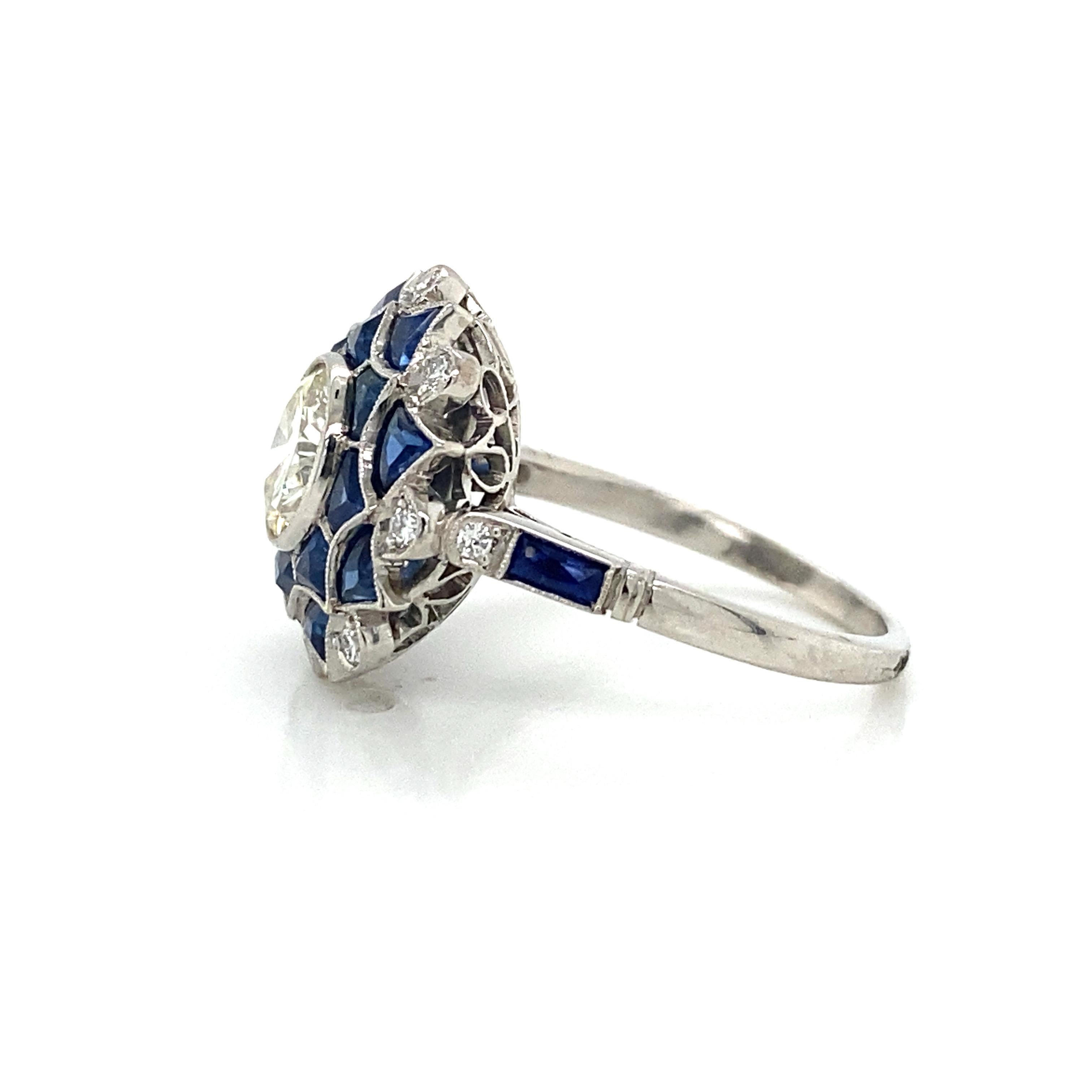 Platinum Diamond and Sapphire Ring In Excellent Condition For Sale In Boca Raton, FL