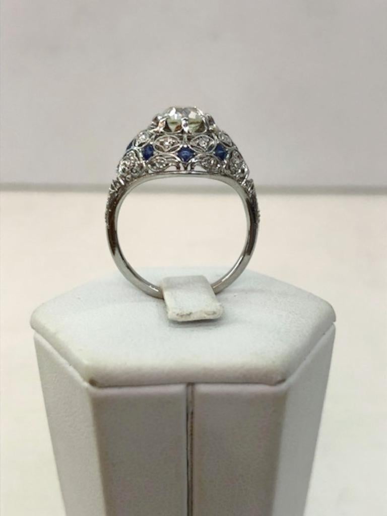 Anello in platino con diamante e zaffiro In condizioni buone in vendita a Los Angeles, CA