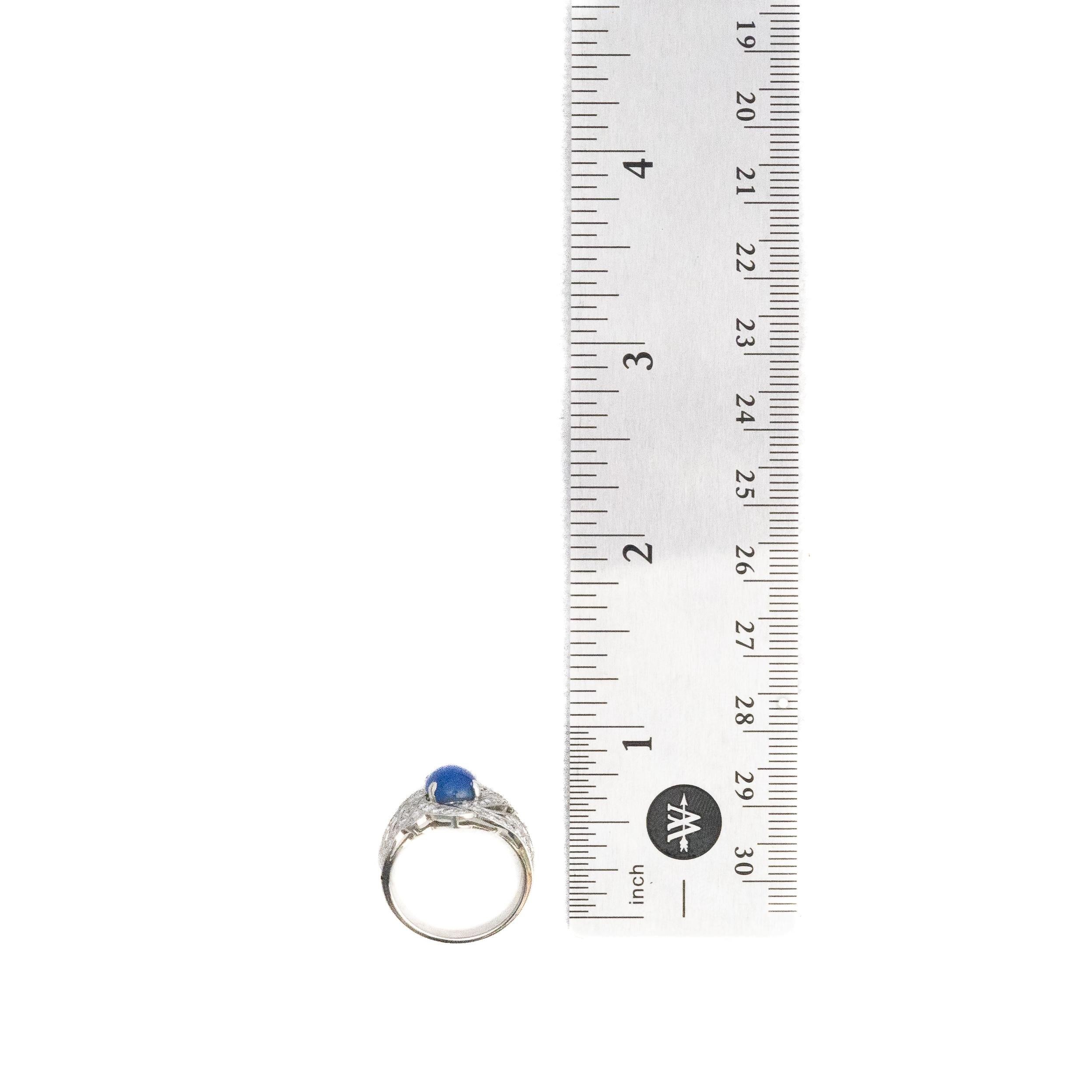 Platin Diamant und Sternsaphir offener filigraner Ring (Rundschliff) im Angebot