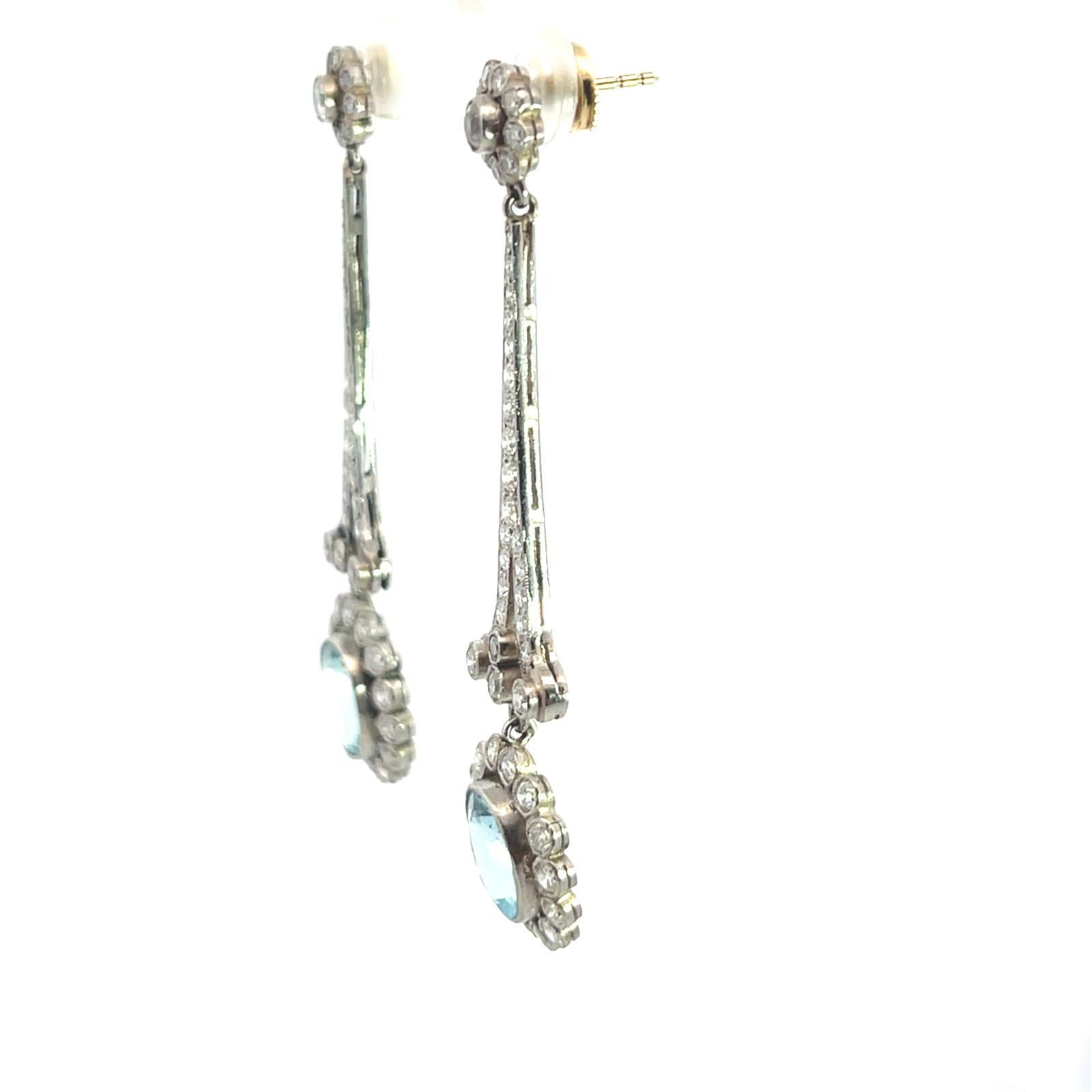 Art Déco Orecchini lunghi in platino con diamante e acquamarina in vendita