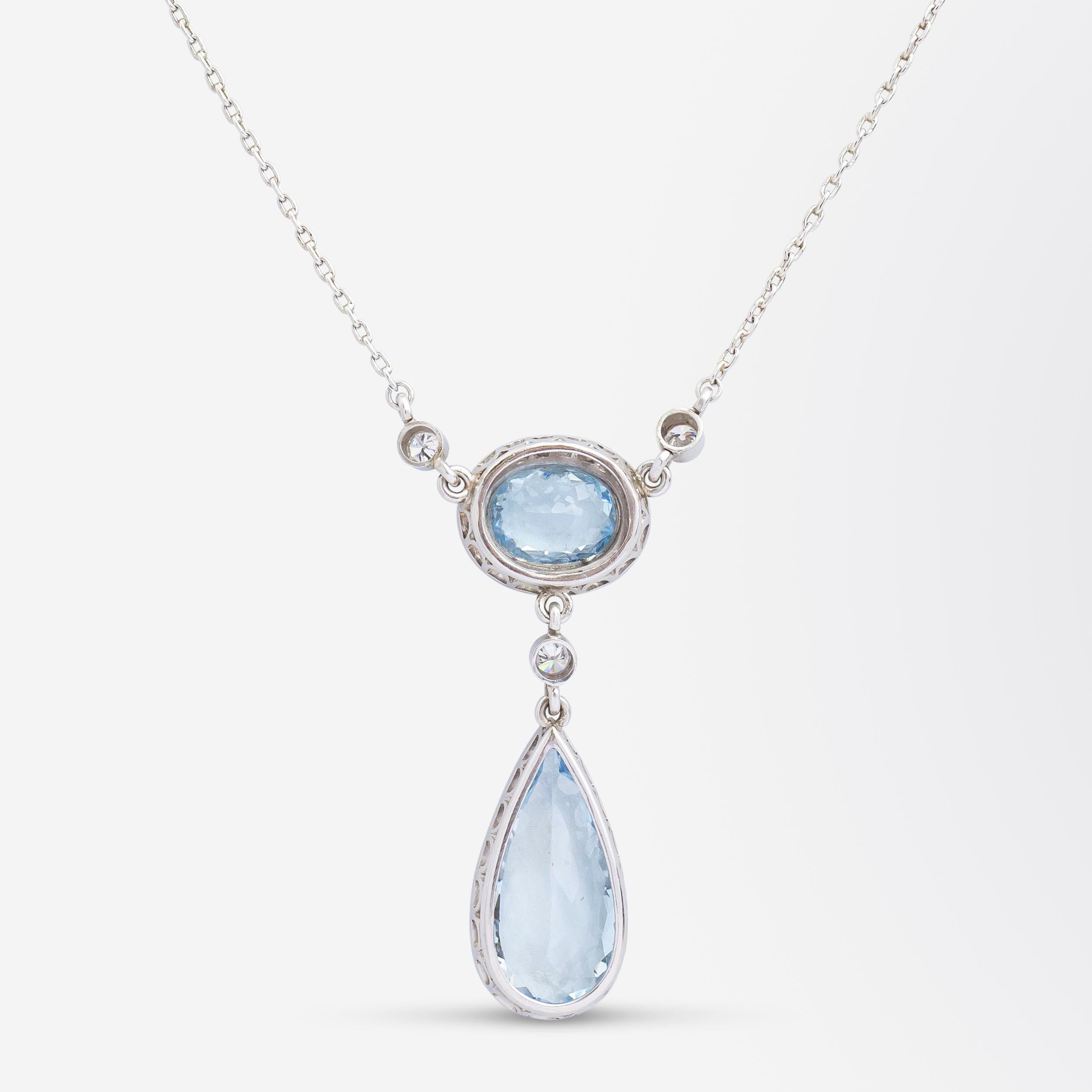 Platinum, Diamond & Aquamarine Necklace In Good Condition For Sale In Brisbane City, QLD