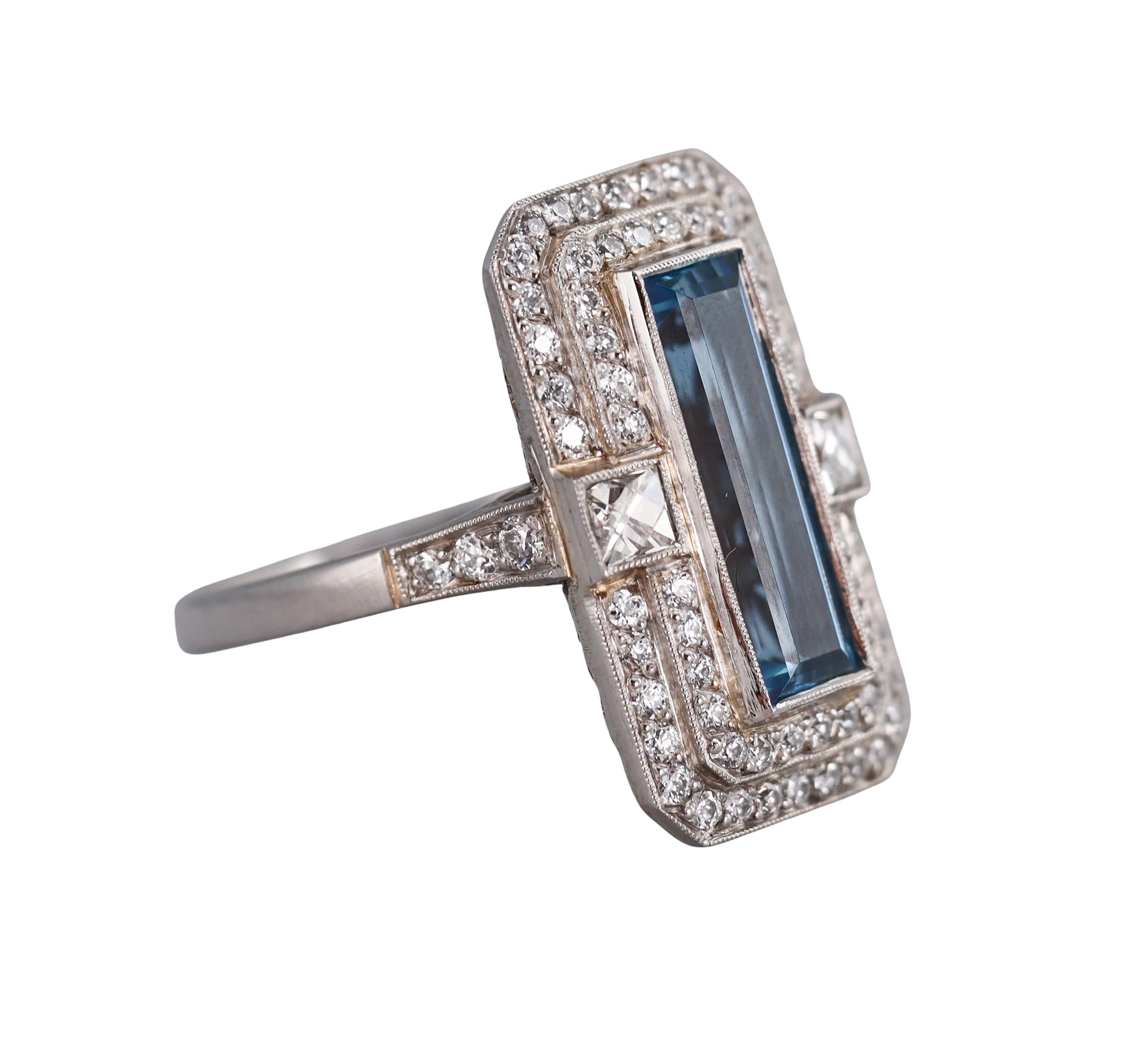 Round Cut Platinum Diamond Aquamarine Ring For Sale