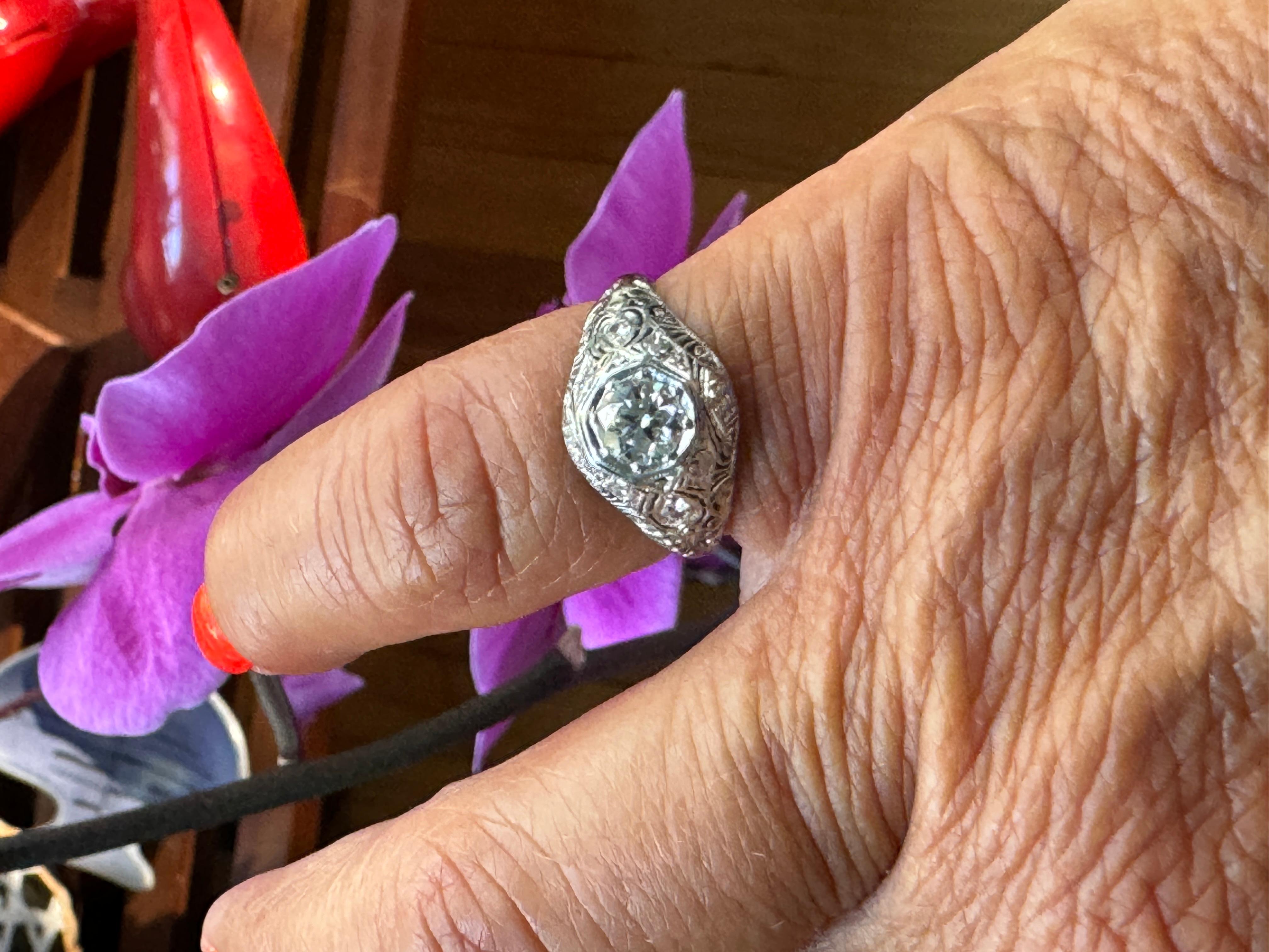 Anello di fidanzamento in platino con diamante Art Deco in filigrana in vendita 5