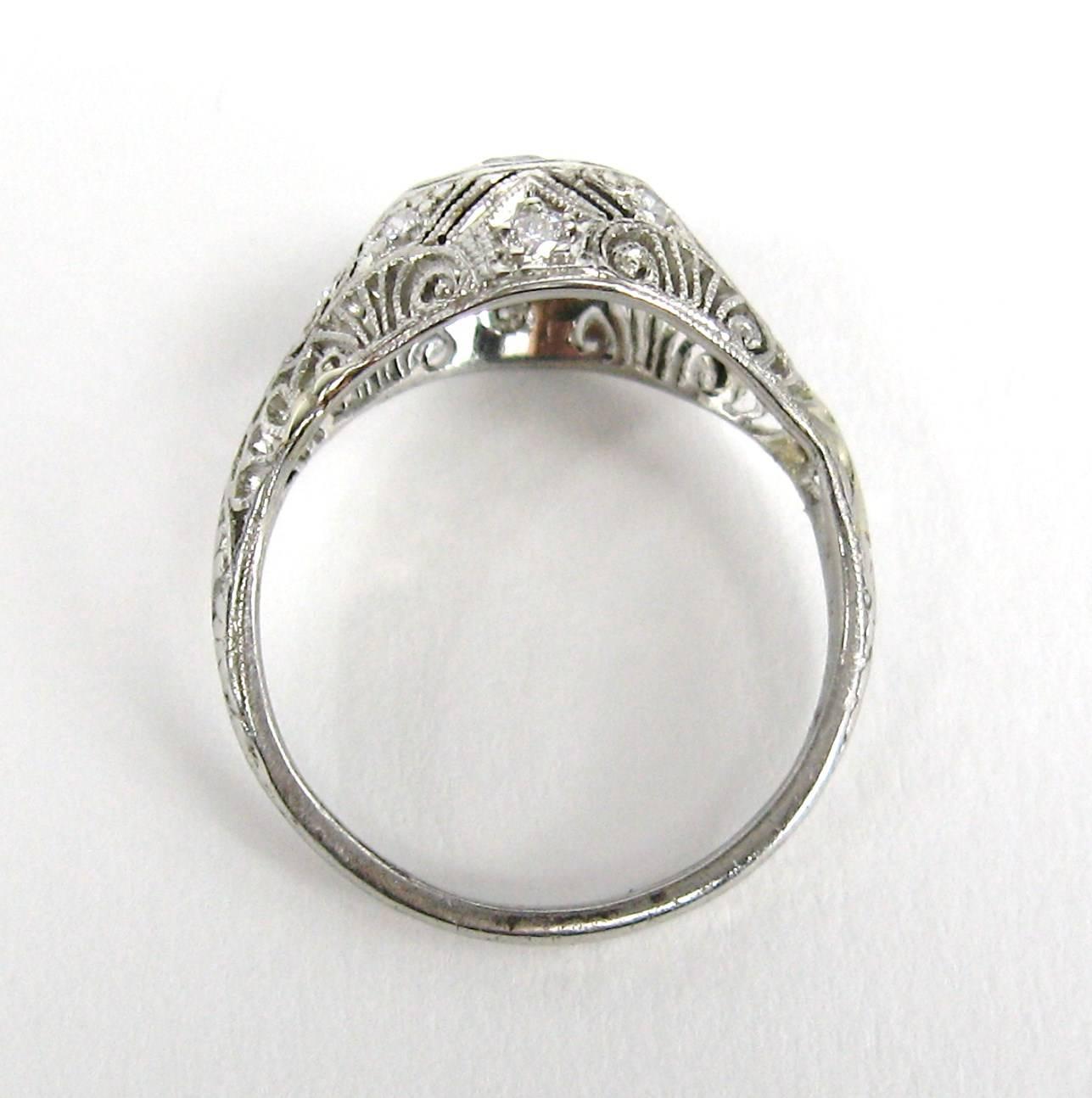 Platinum Diamond Art Deco Filigree Engagement Ring In Good Condition For Sale In Wallkill, NY