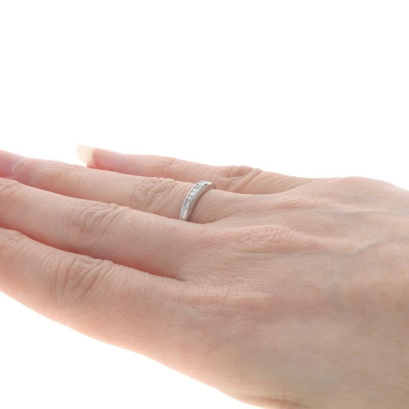 Donna Fede nuziale in platino con diamante Art Deco Taglio Singolo .12ctw Anello vintage con bordo a coltello in vendita