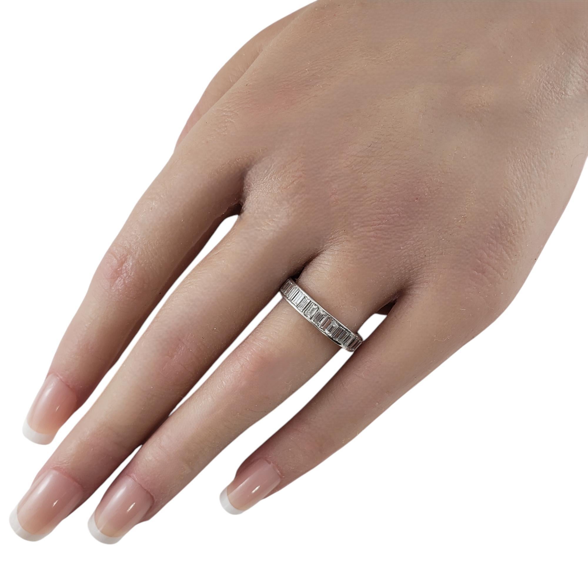 Platinum Diamond Baguette Cut Eternity Band Size 7.25 #19849 Pour femmes en vente
