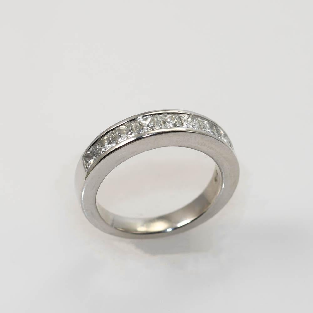 Bandeau de diamants en platine 1.00ct Unisexe en vente