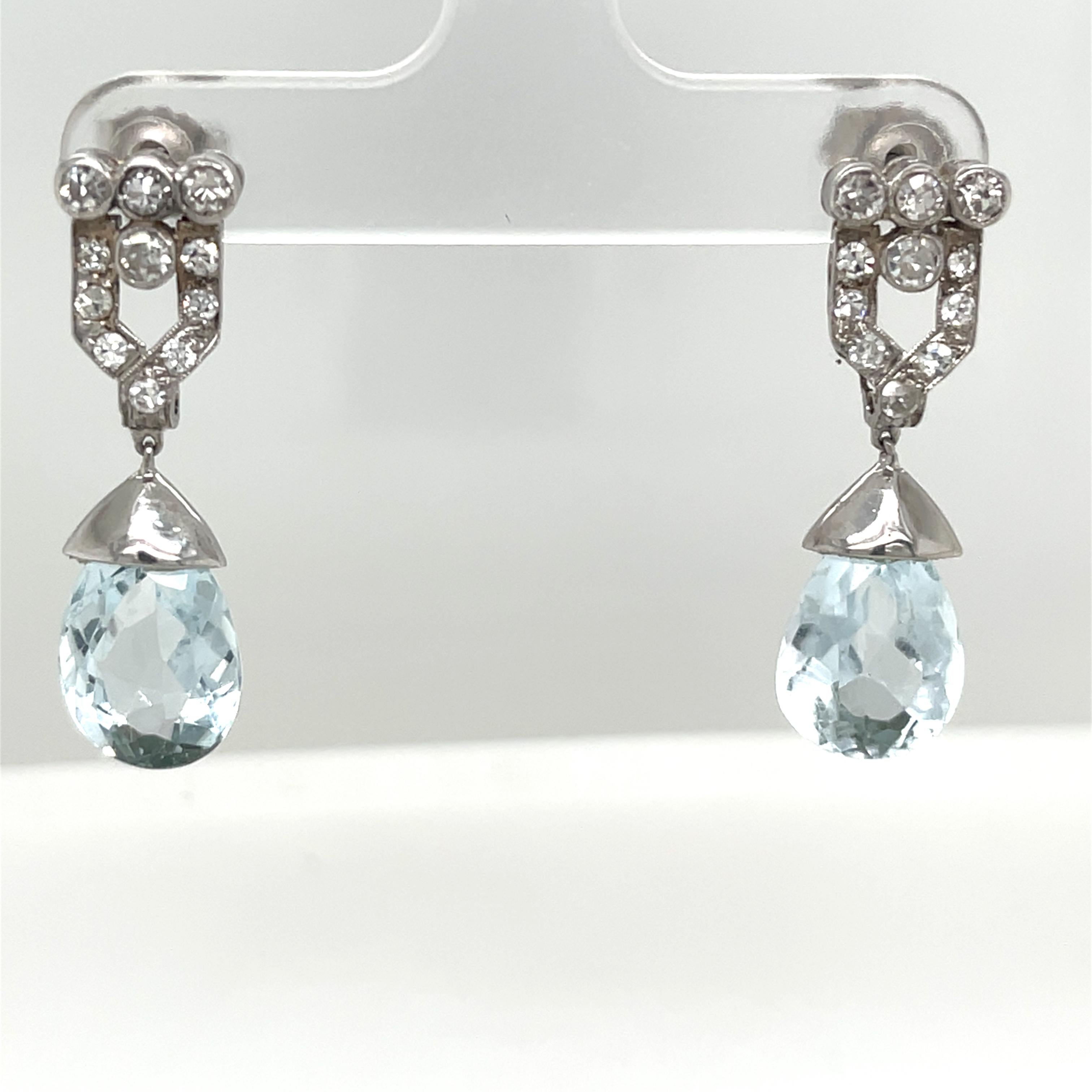 Orecchini in platino con diamanti e topazio blu in vendita 2