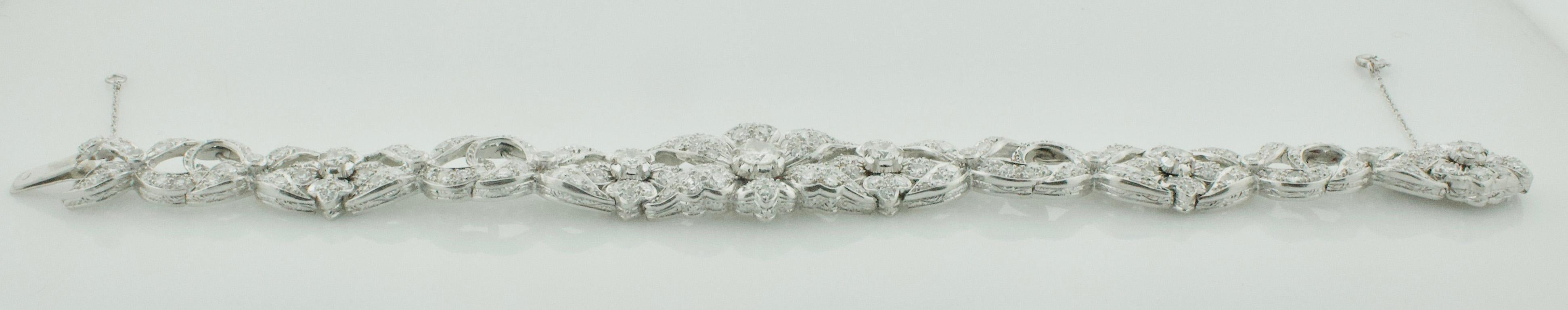 Platinum Diamond Bracelet circa 1940s 4.40 Carat In Excellent Condition In Wailea, HI