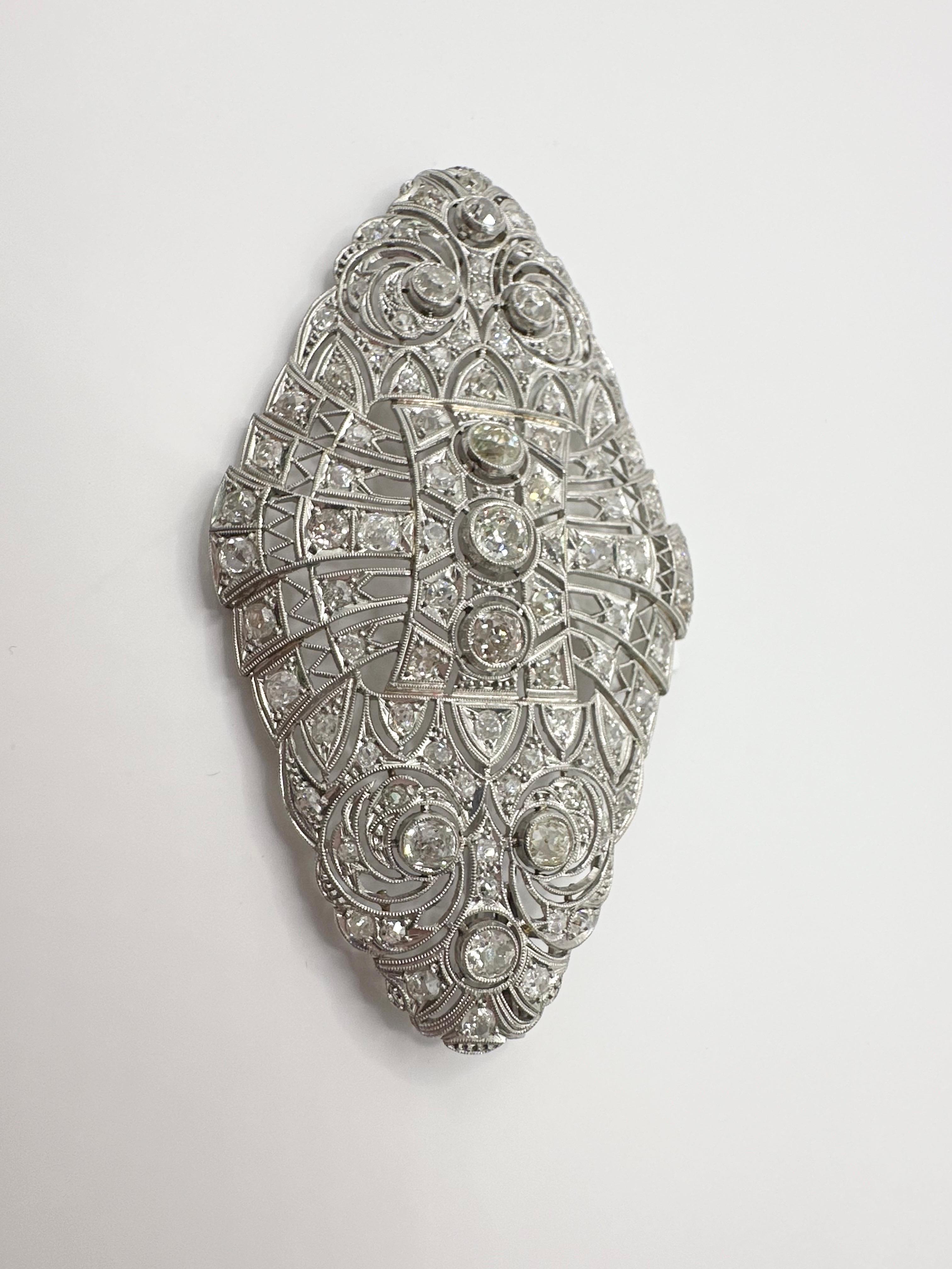 Platinum Diamond Brooch Large Artist & Year unknown  In Excellent Condition For Sale In Boca Raton, FL