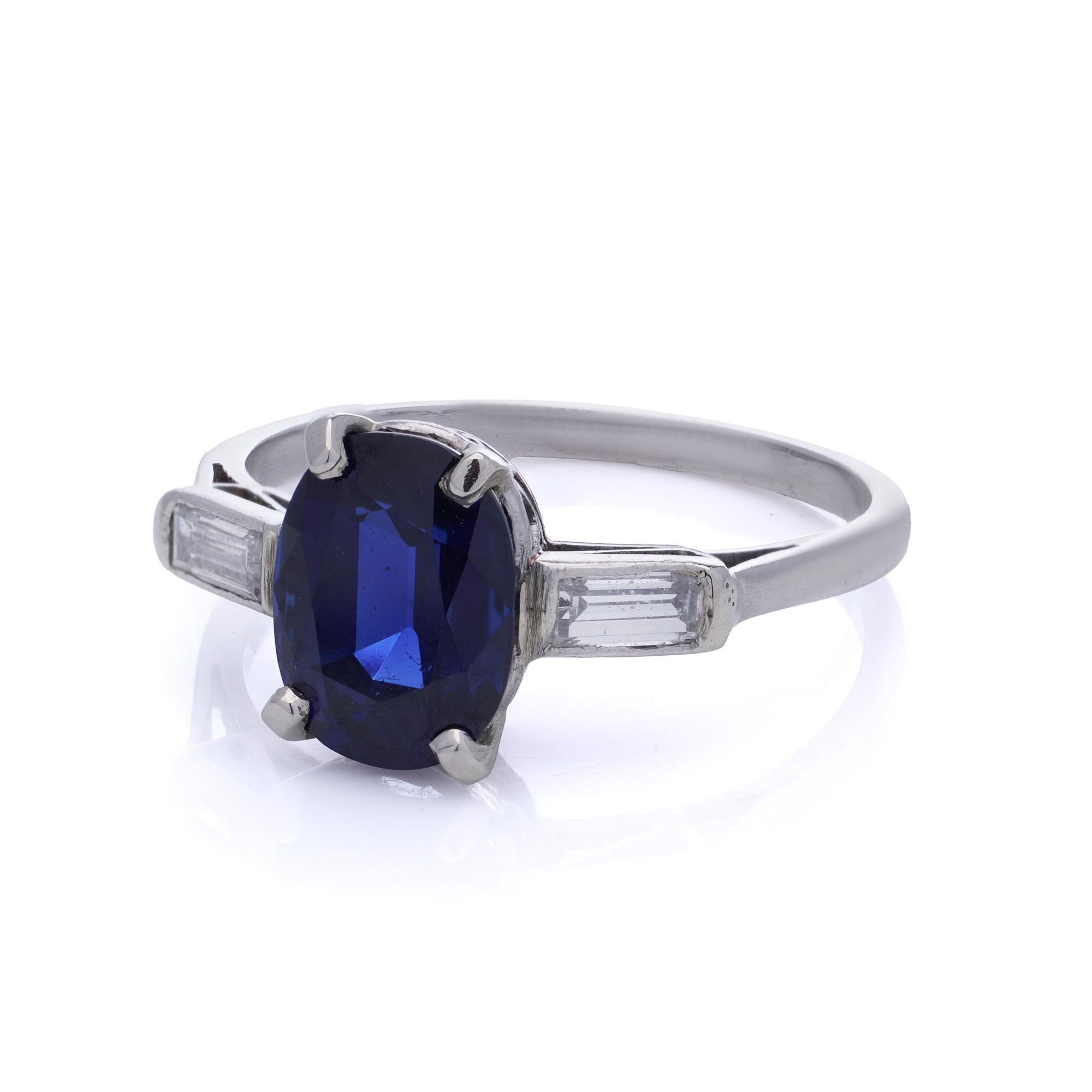 Platine ovale de 2,39 carats Bague SAPPHIRE naturelle (non chauffée) BURMA Pour femmes en vente