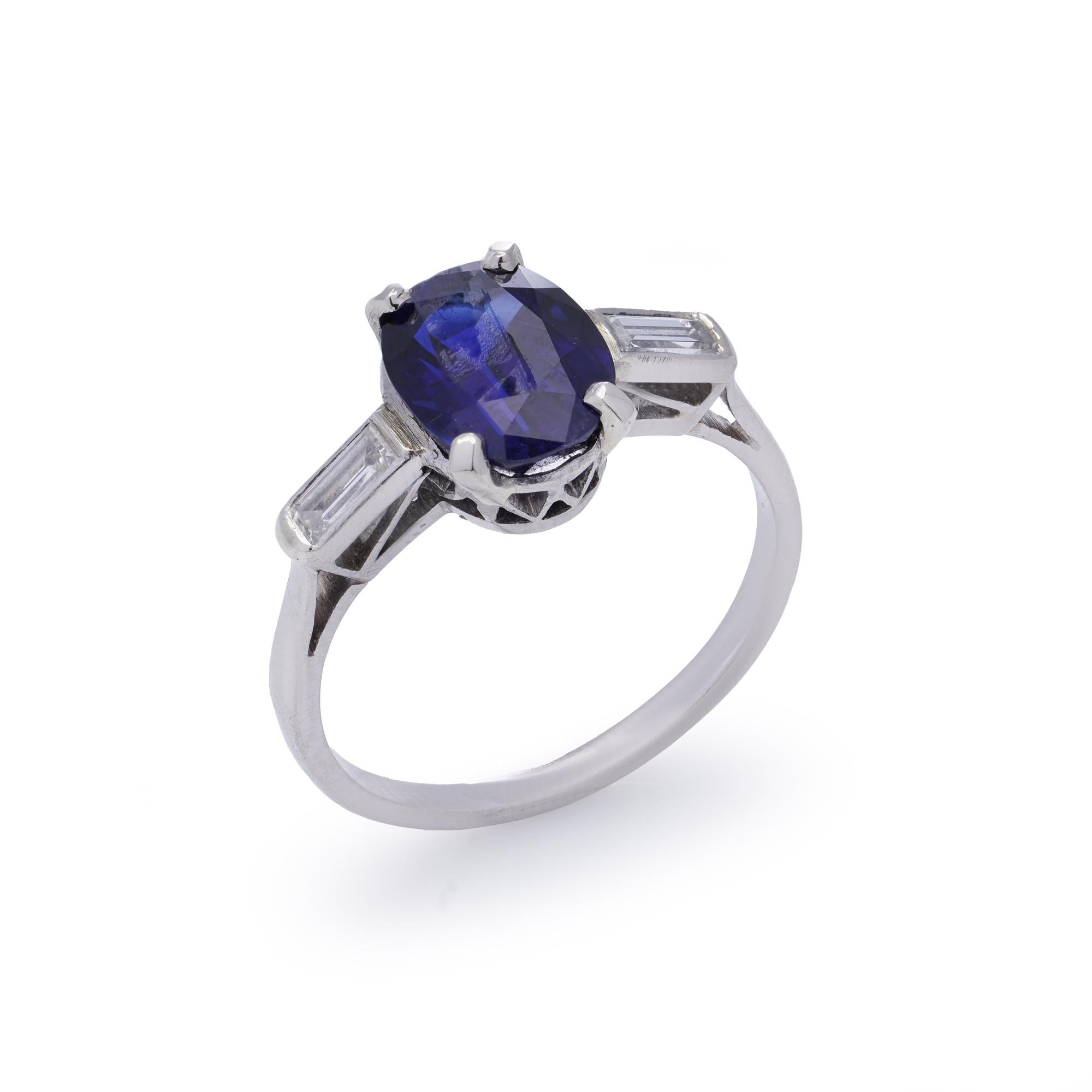 Platine ovale de 2,39 carats Bague SAPPHIRE naturelle (non chauffée) BURMA en vente 2