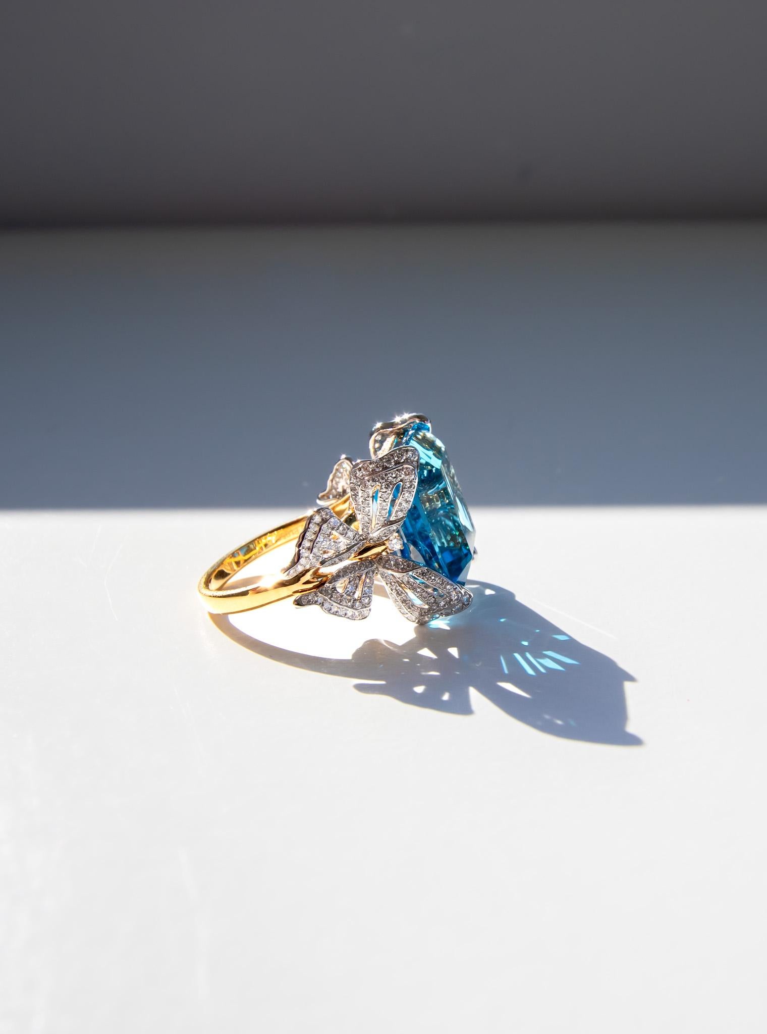 Platin Diamant-Ring mit Schmetterling und Topas aus 18 Karat Gelbgold im Zustand „Neu“ im Angebot in Sai Kung District, HK