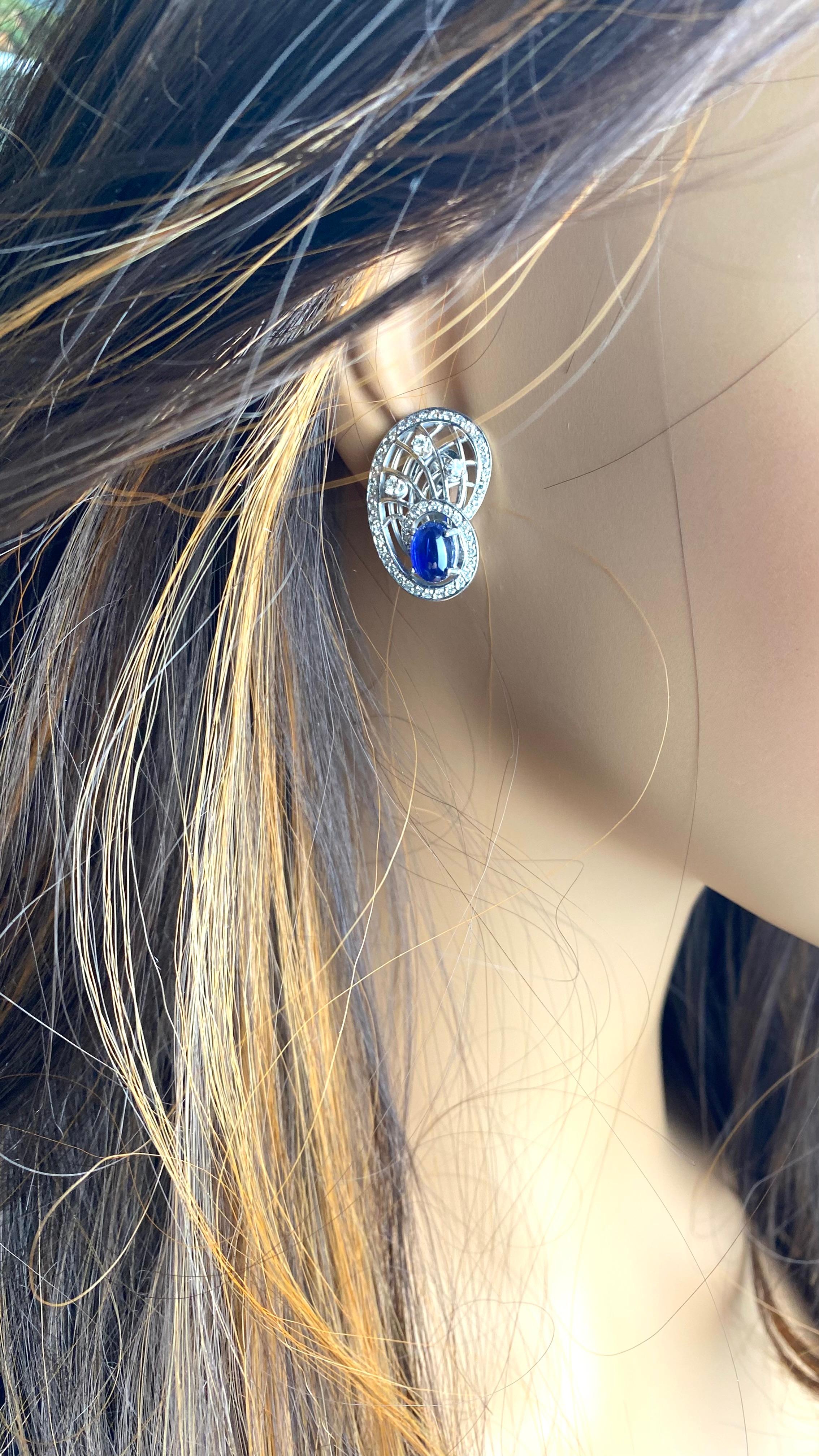Platinum Diamond Ceylon Cabochon Sapphire Vintage Earrings Clip-On For Sale 3