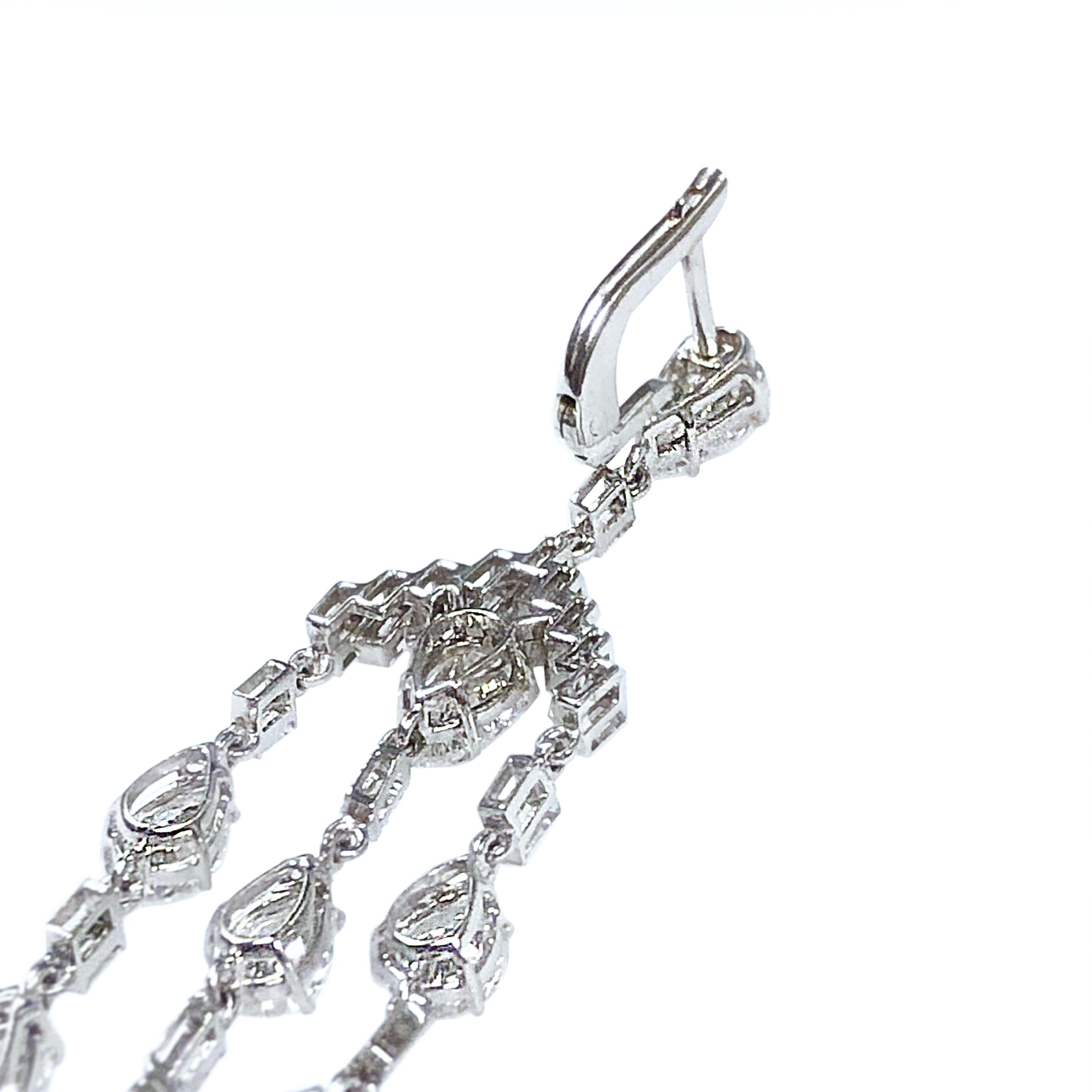 Orecchini Chandelier con diamanti in platino In condizioni ottime in vendita a Chicago, IL
