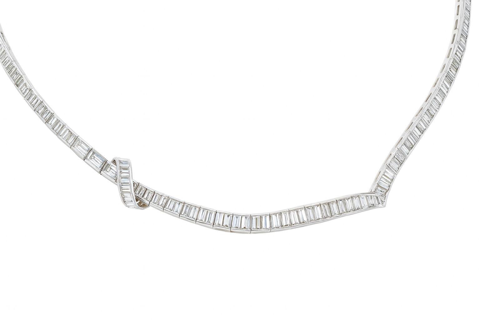 Taglio smeraldo Collana con diamanti in platino, 12 carati VS-F Baguette in vendita